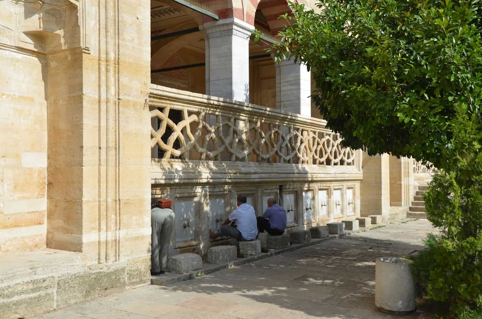 Ablutions fountain on the side of the Selimiye Mosque