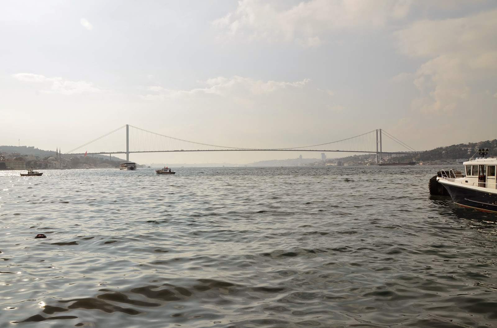 View of Boğaziçi Köprüsü from Çengelköy, Istanbul, Turkey