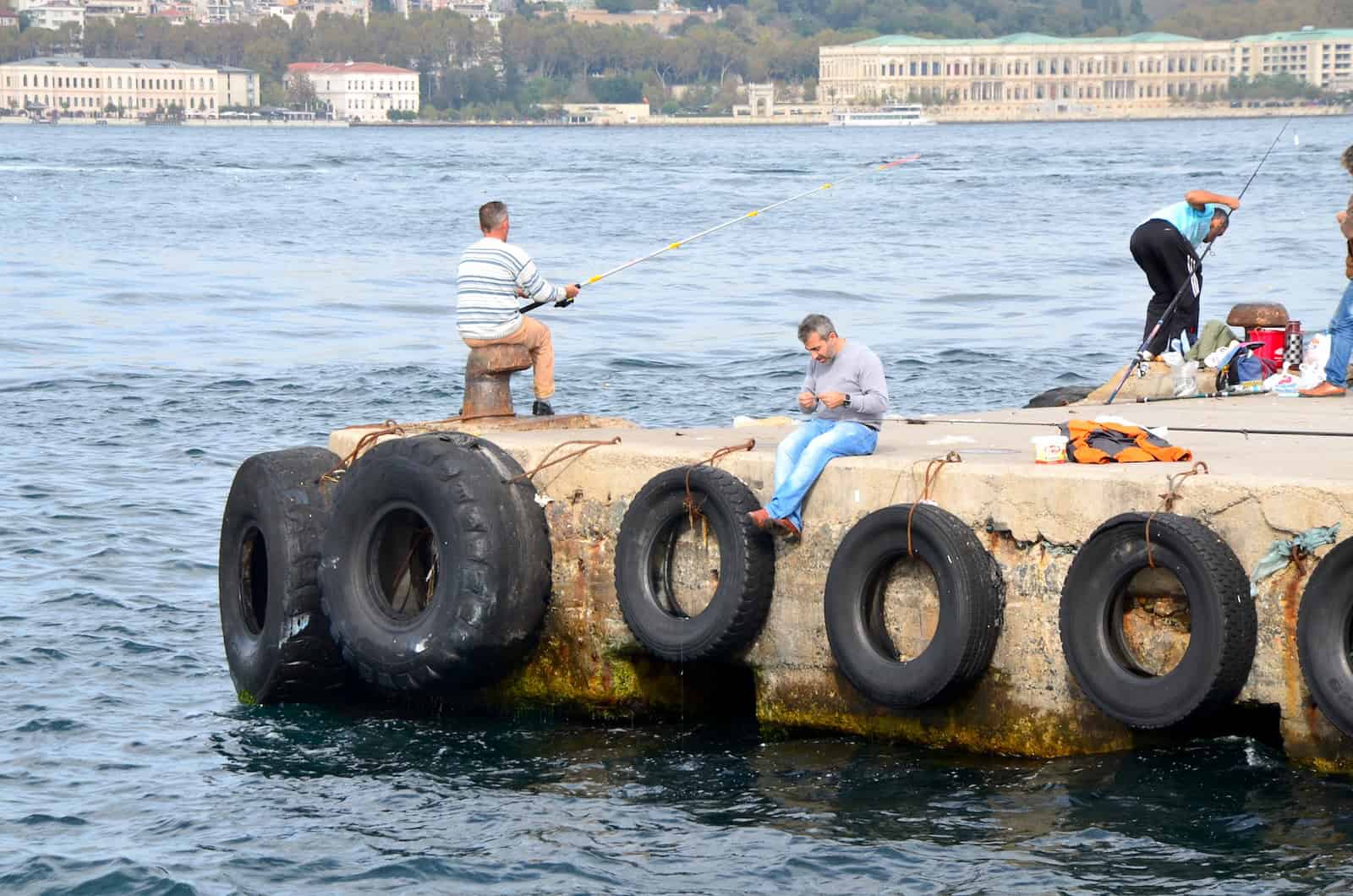 Fishermen in Üsküdar, Istanbul, Turkey