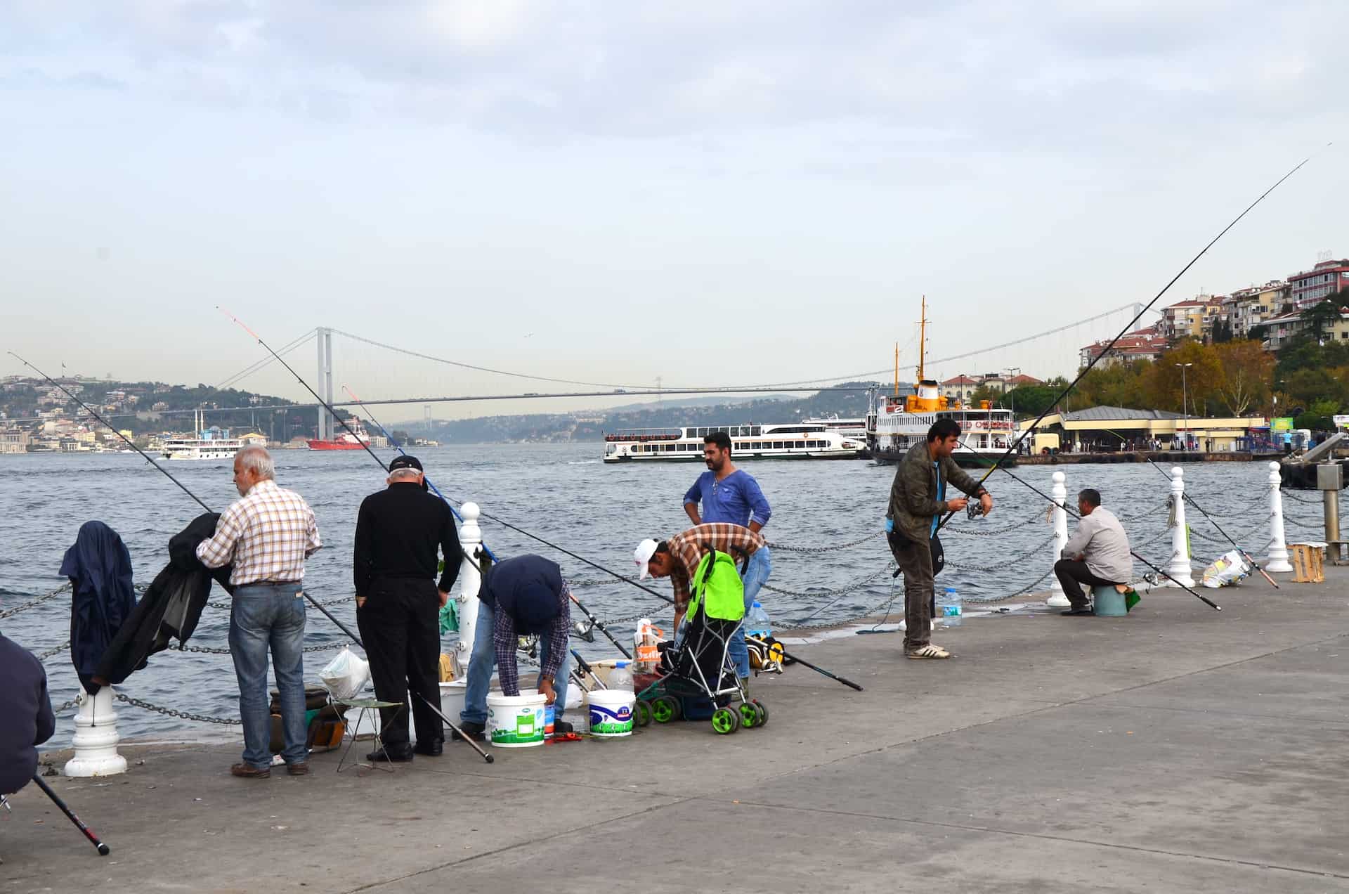 Fishermen in Üsküdar, Istanbul, Turkey