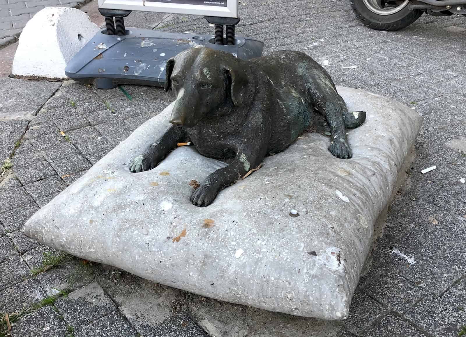 Dog sculpture