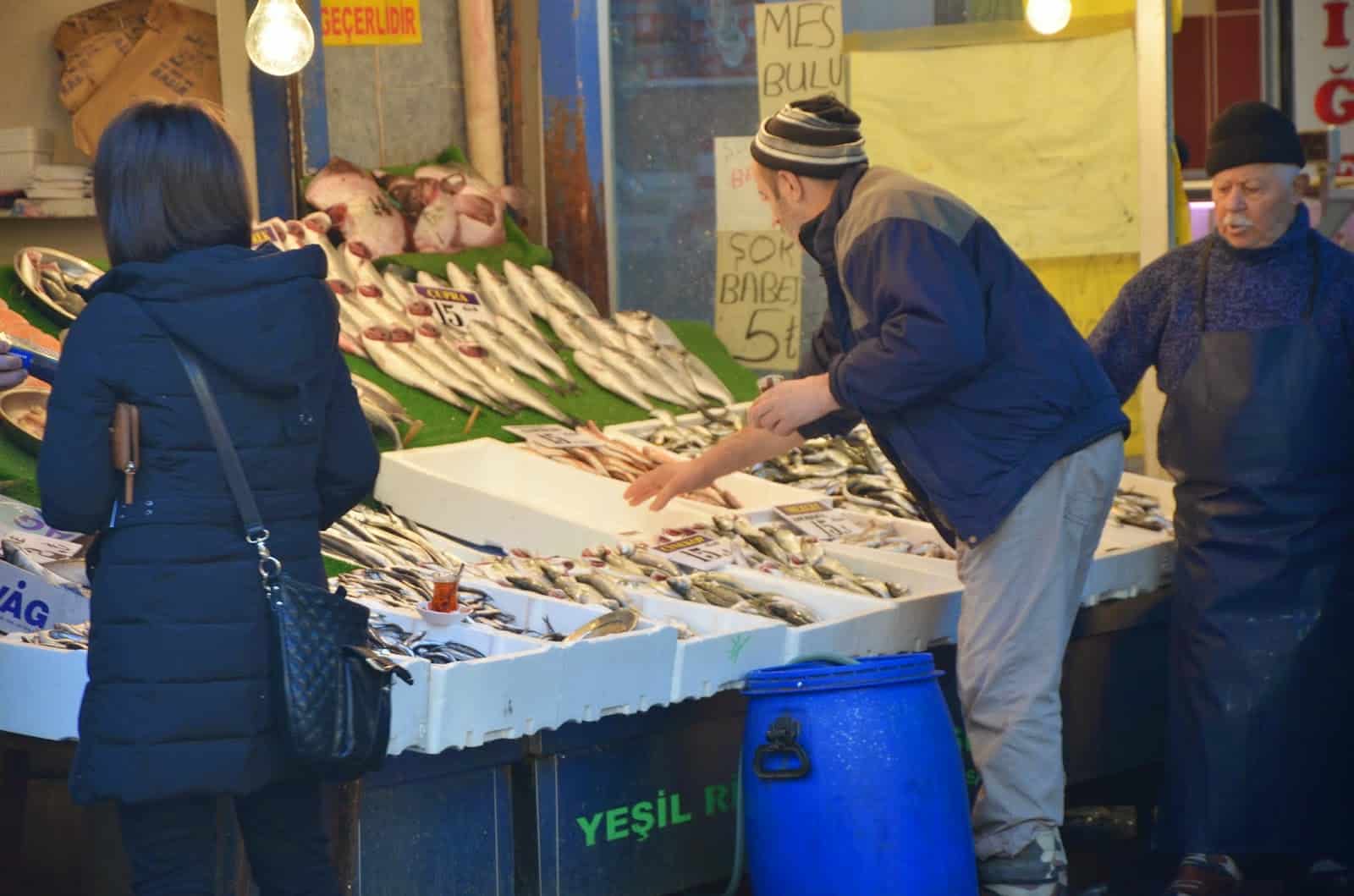Fish stall at Üsküdar Fishermen's Market