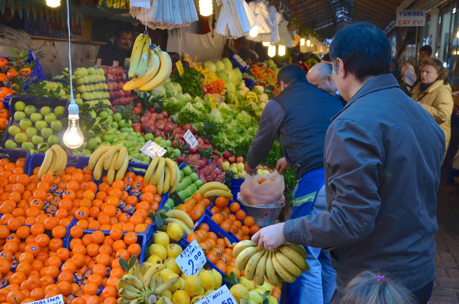 Fruit stand in Üsküdar, Istanbul, Turkey