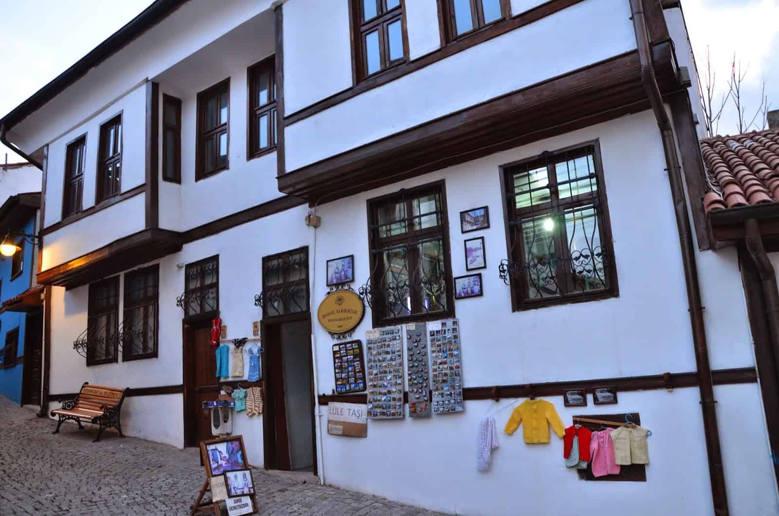 Ismail Alkılıçgil Photography House in Eskişehir, Turkey