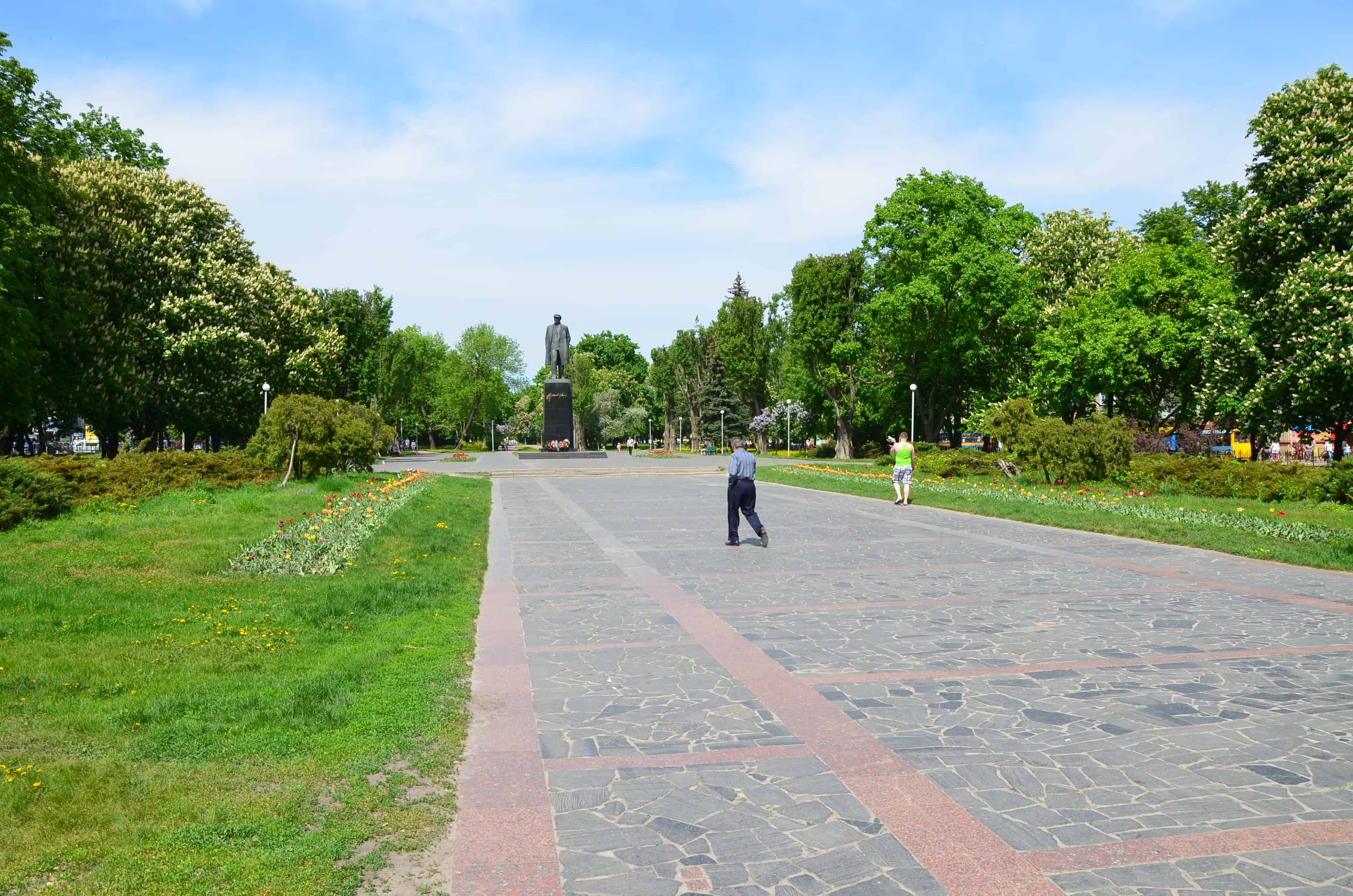 Park in the middle of Prospekt Miru in Chernihiv, Ukraine