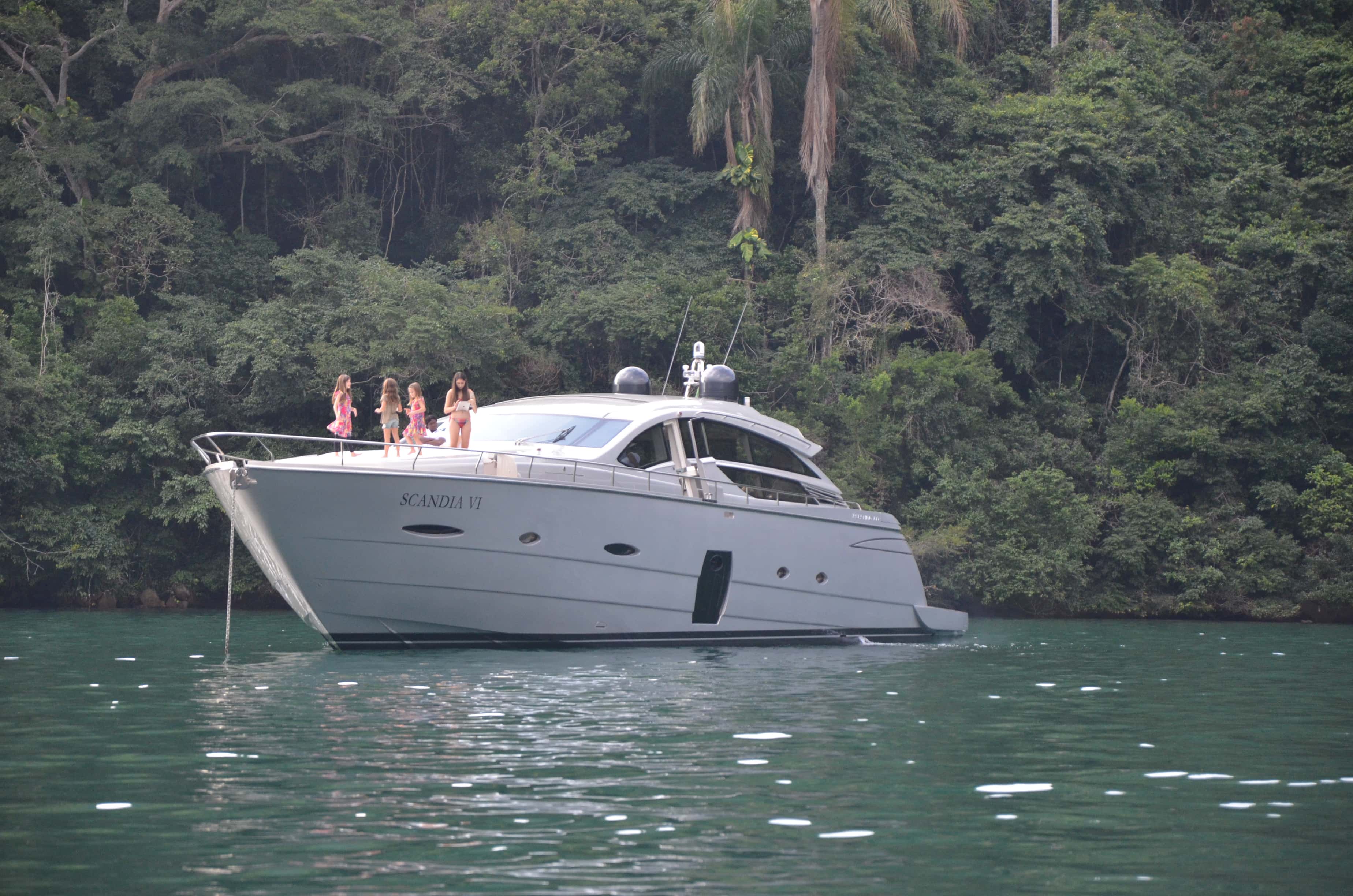 A yacht at Saco do Céu