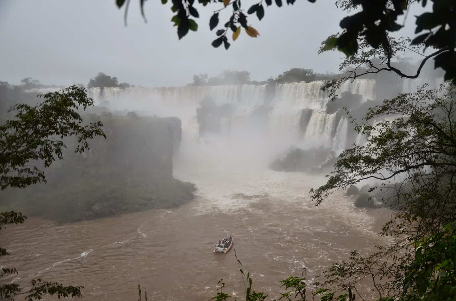 Iguana Falls at Parque Nacional Iguazú, Argentina