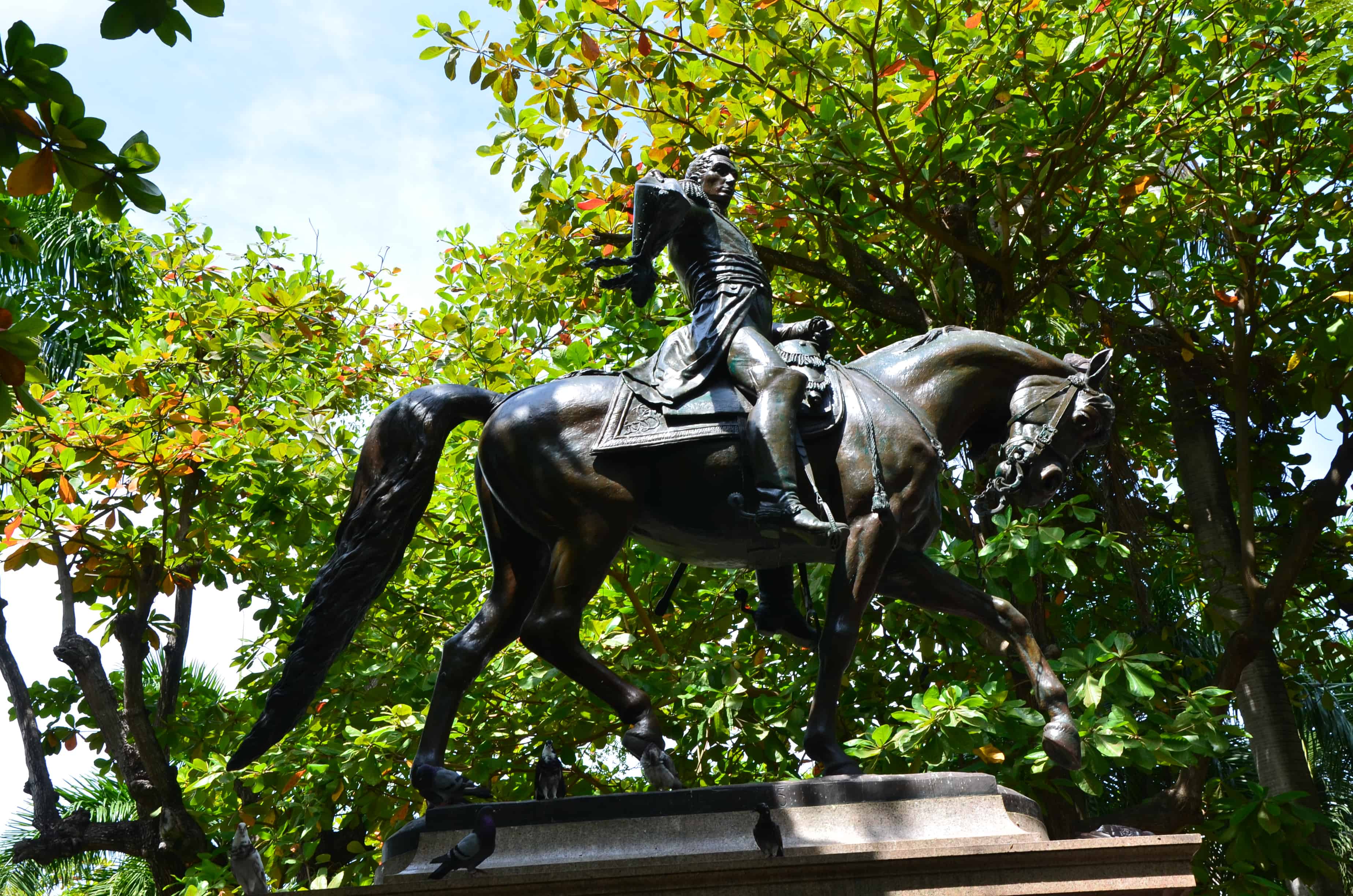 Statue of Simón Bolívar in Parque de Bolívar in El Centro, Cartagena, Bolívar, Colombia