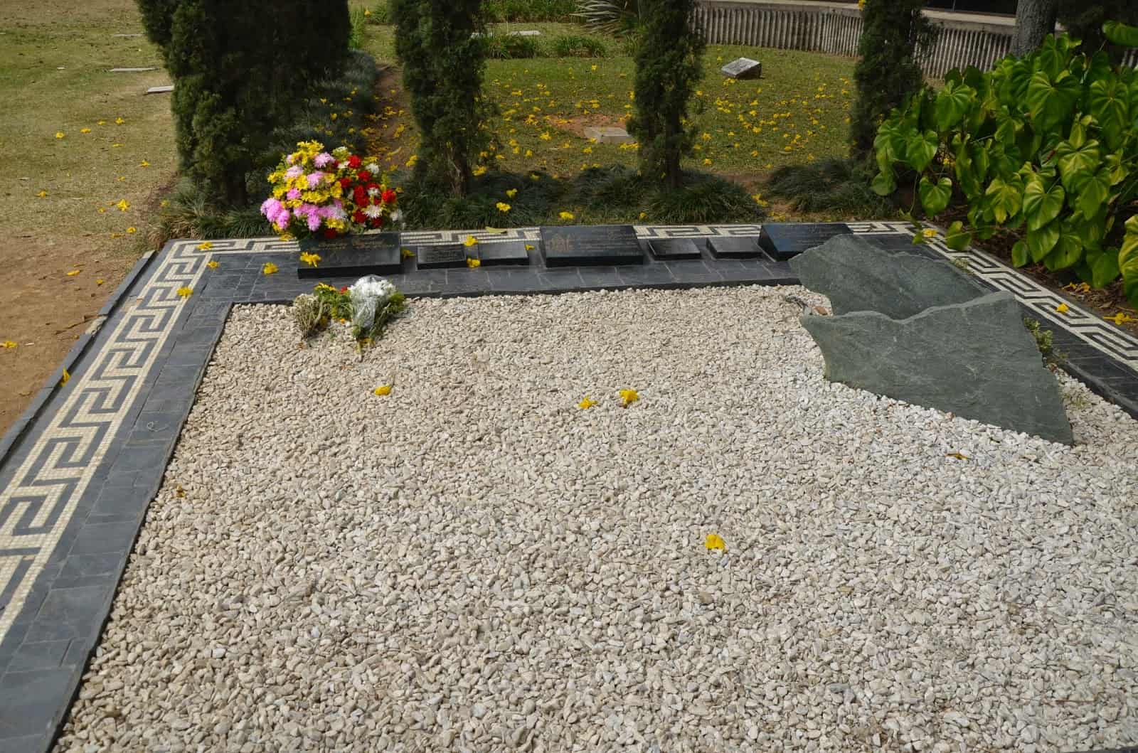 Pablo Escobar’s grave on the Pablo Escobar tour at Montesacro Gardens Cemetery in Itagüí, Antioquia, Colombia