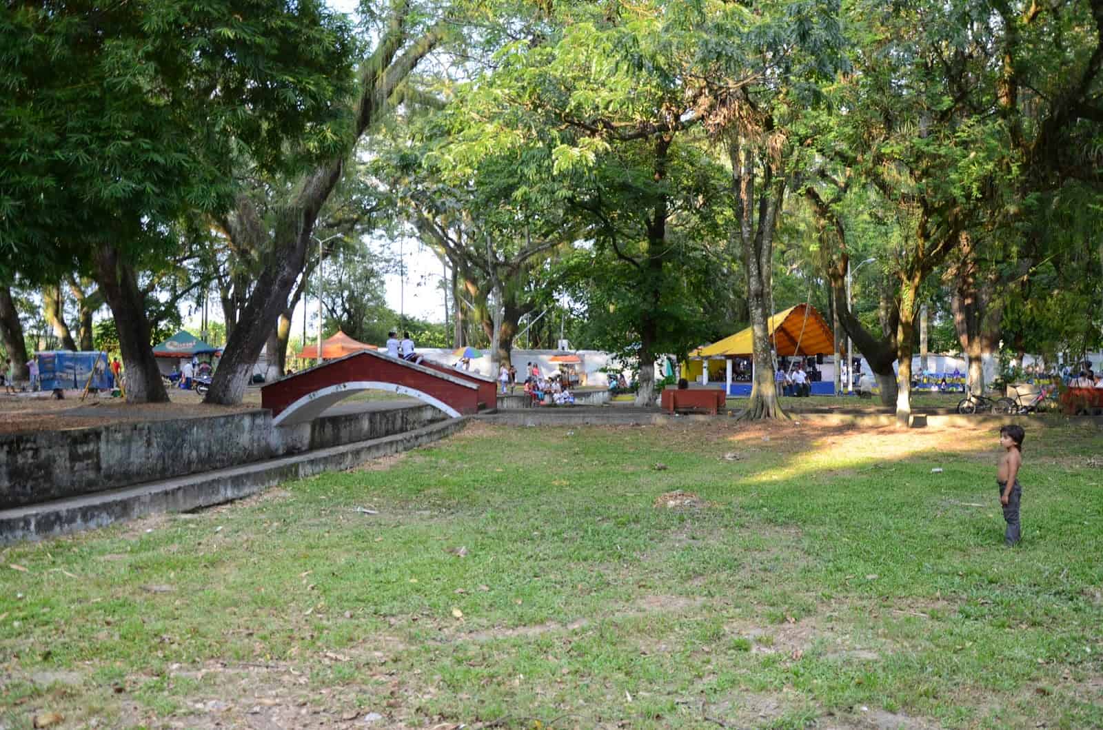 Parque La Isleta in Cartago, Valle del Cauca, Colombia