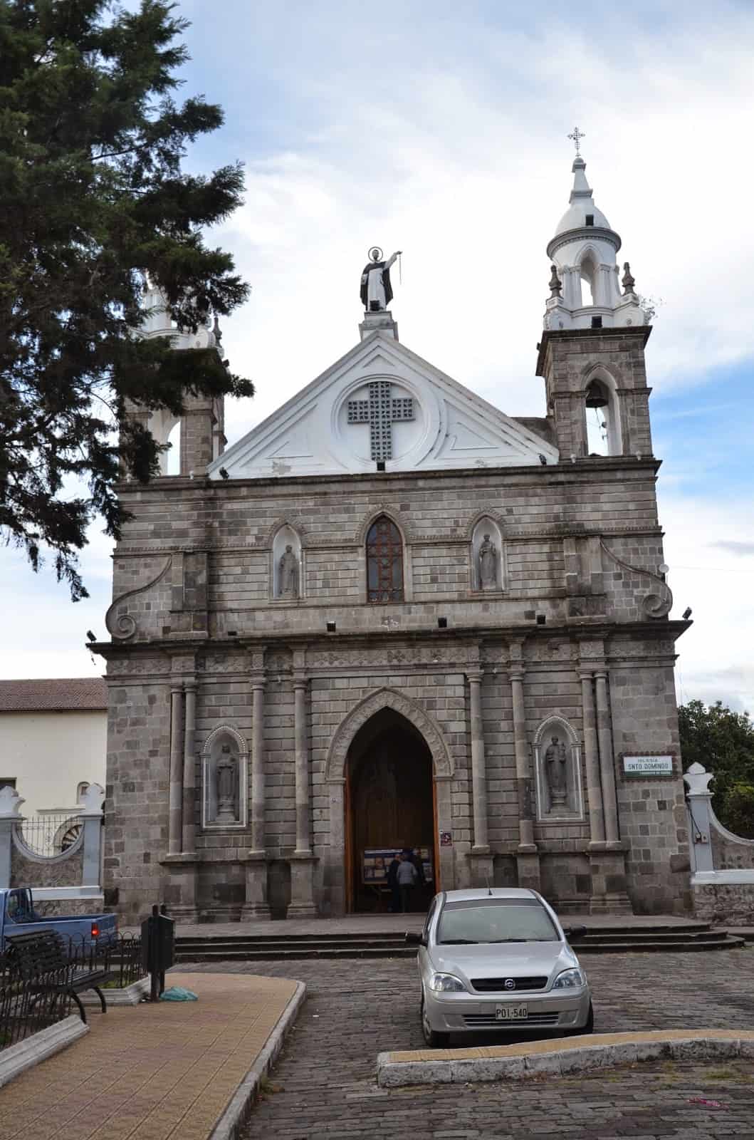 Iglesia de Santo Domingo on Parque Boyacá in Ibarra, Ecuador