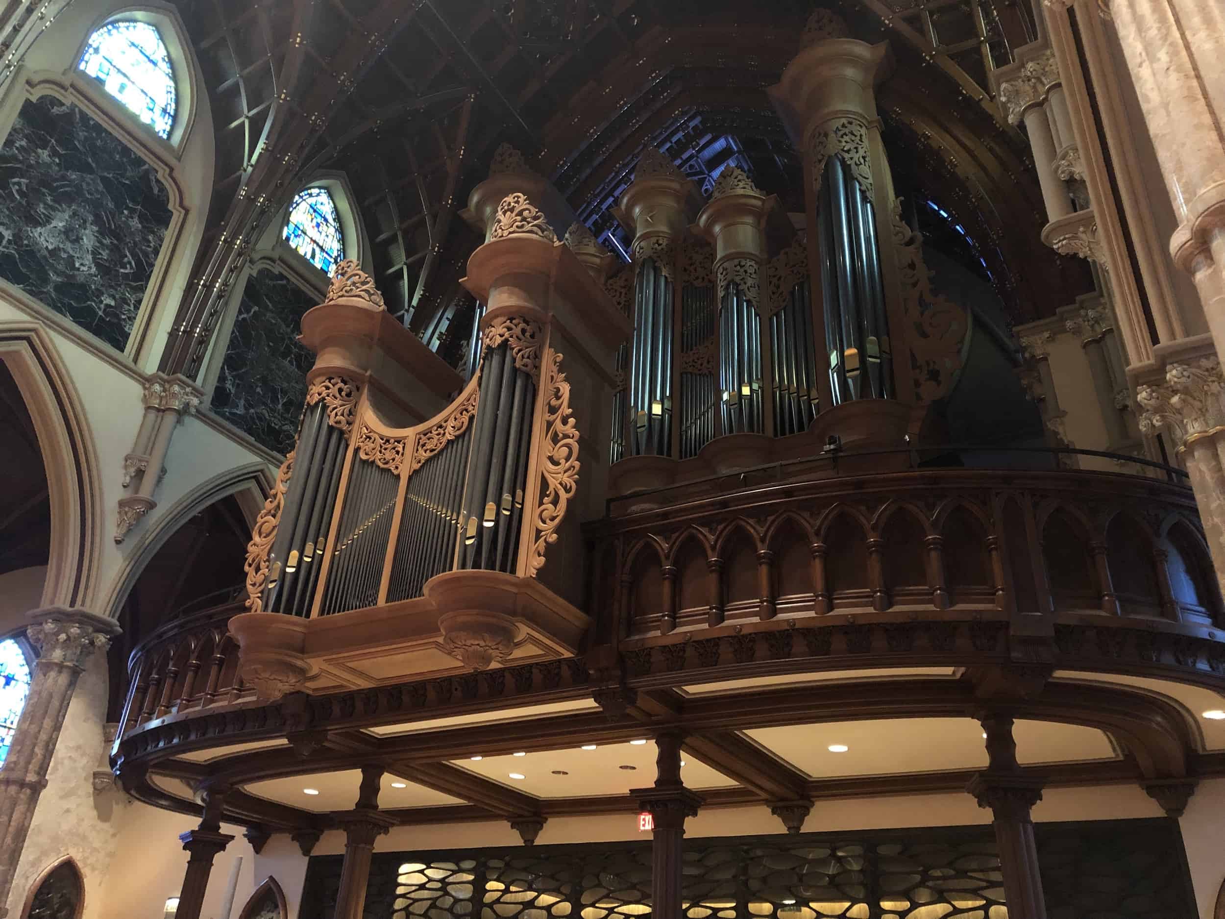 Flentrop organ at Holy Name Cathedral