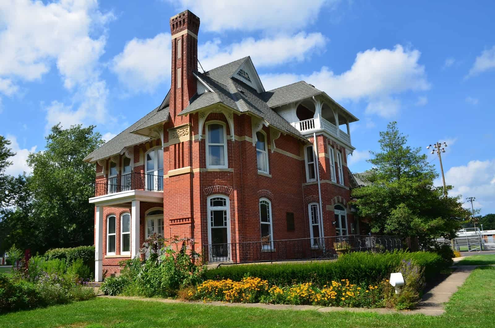 Brown Mansion in Chesterton, Indiana