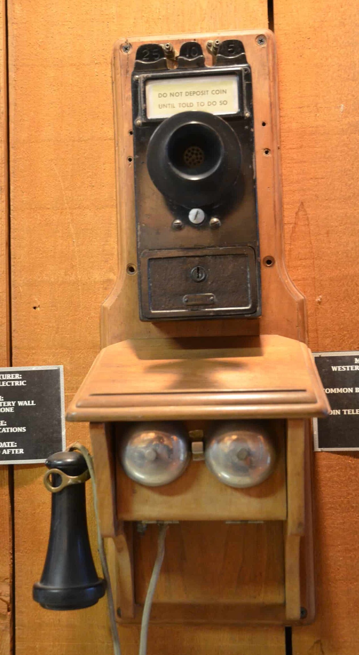 Western Electric common battery wall telephone (used 1921 and after) at the E.H. Danner Museum of Telephony