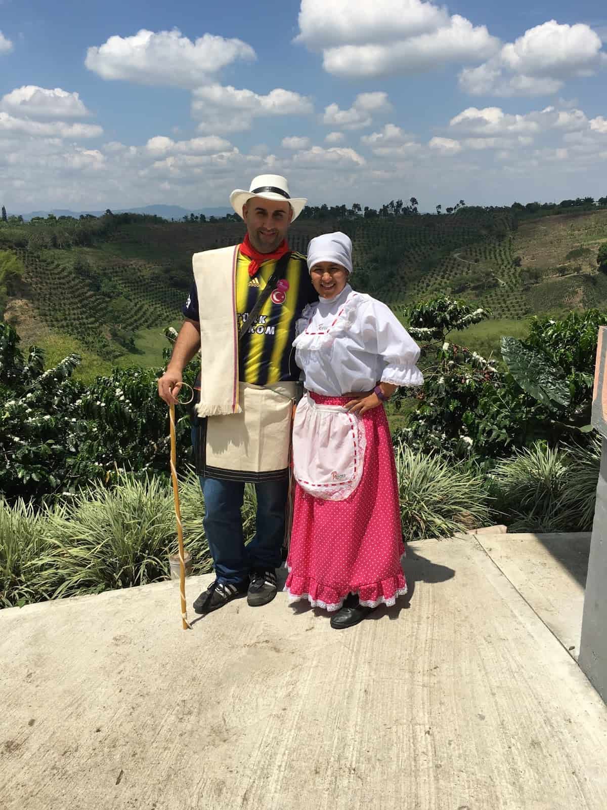 Recuca traditional cafetero costumes