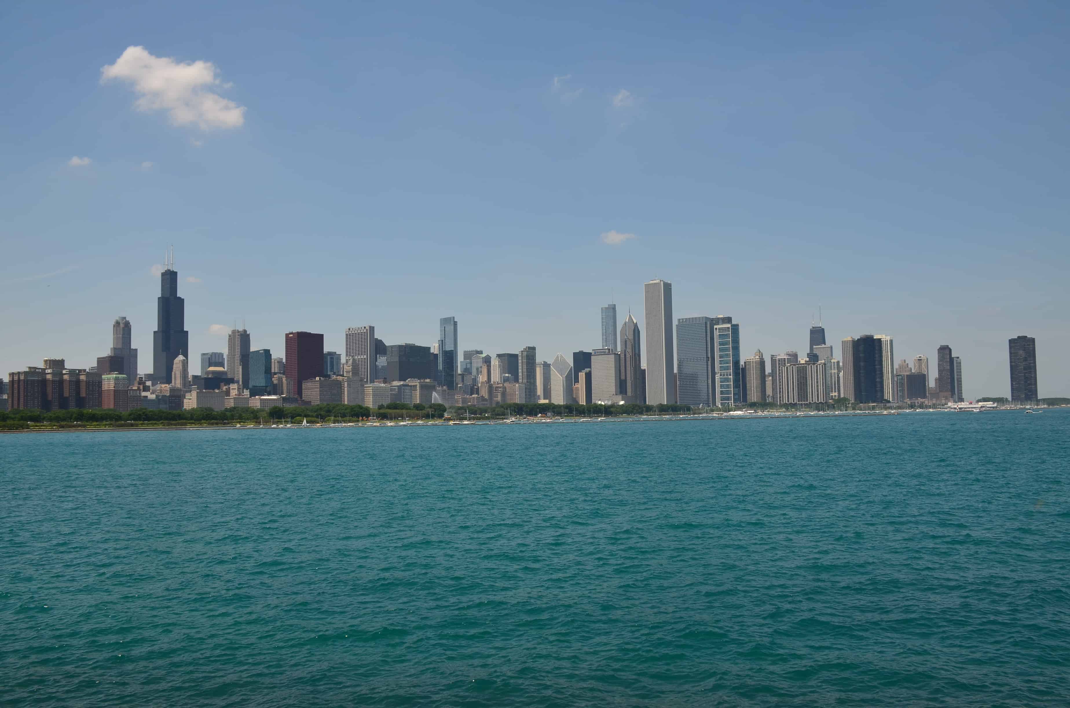 The stunning Chicago skyline from Adler Planetarium at Museum Campus in Chicago, Illinois
