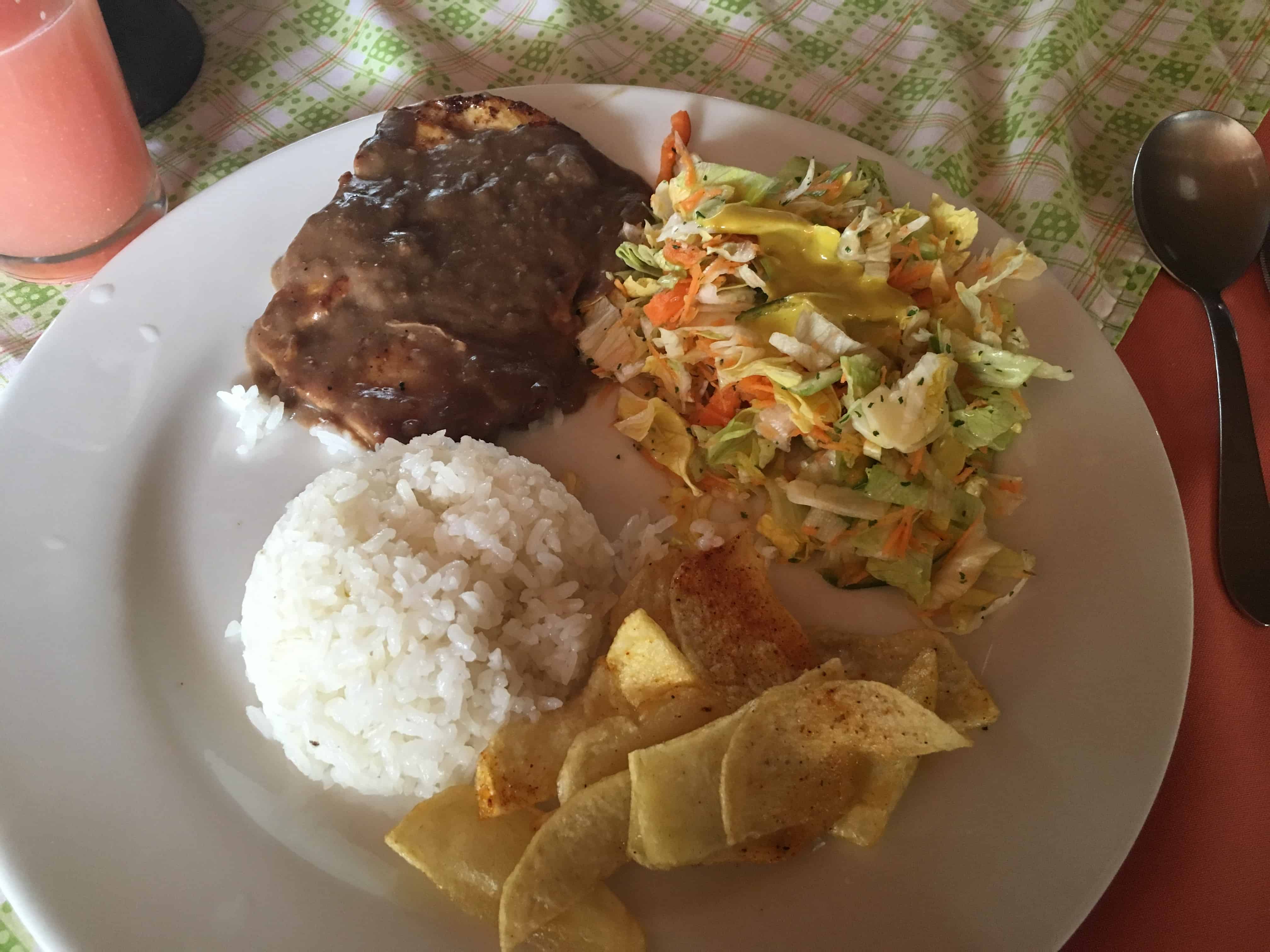 Lunch at Brisas del Calima in Darién, Valle del Cauca, Colombia