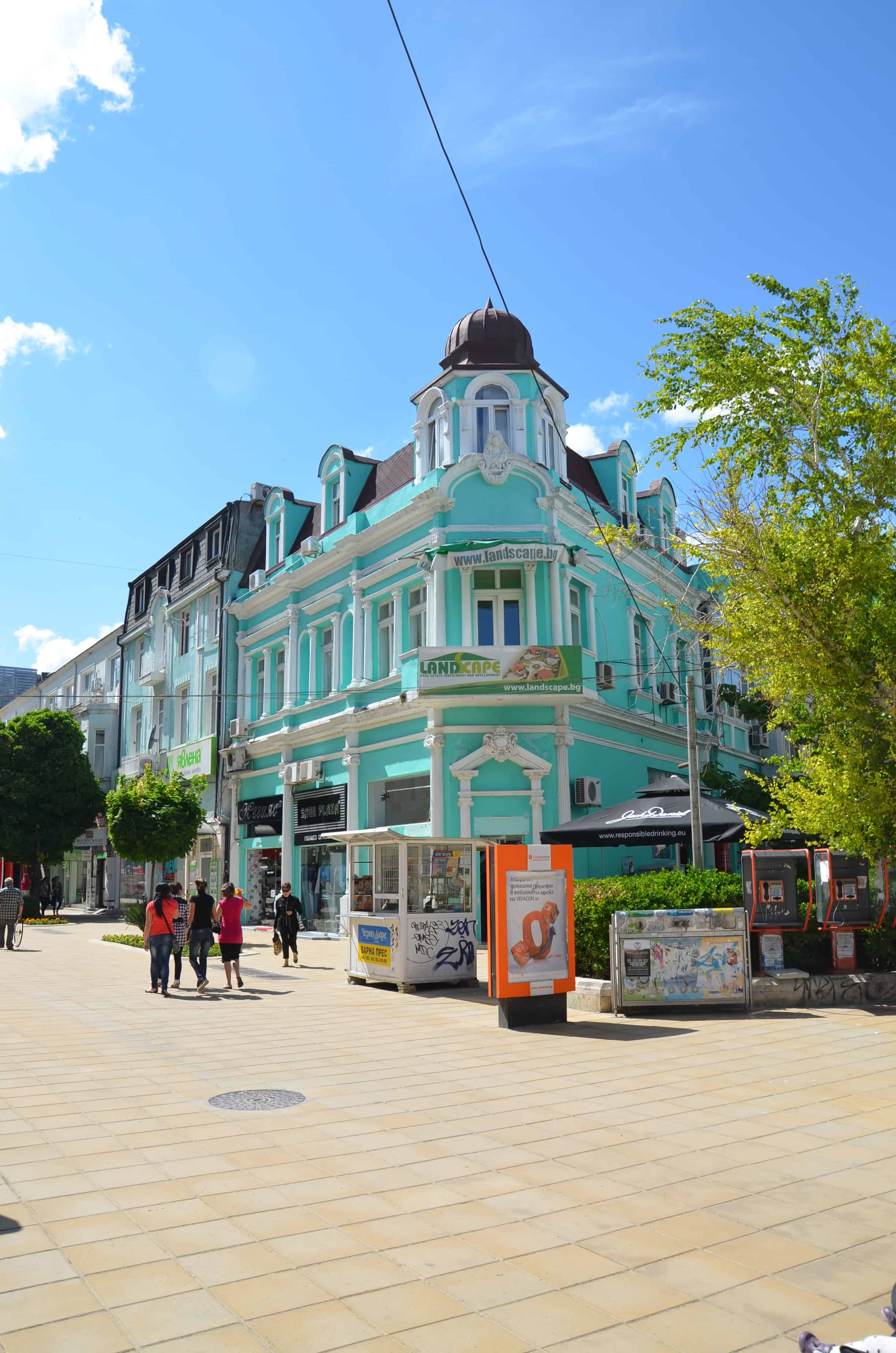 bulevard Knyaz Boris I in Varna, Bulgaria