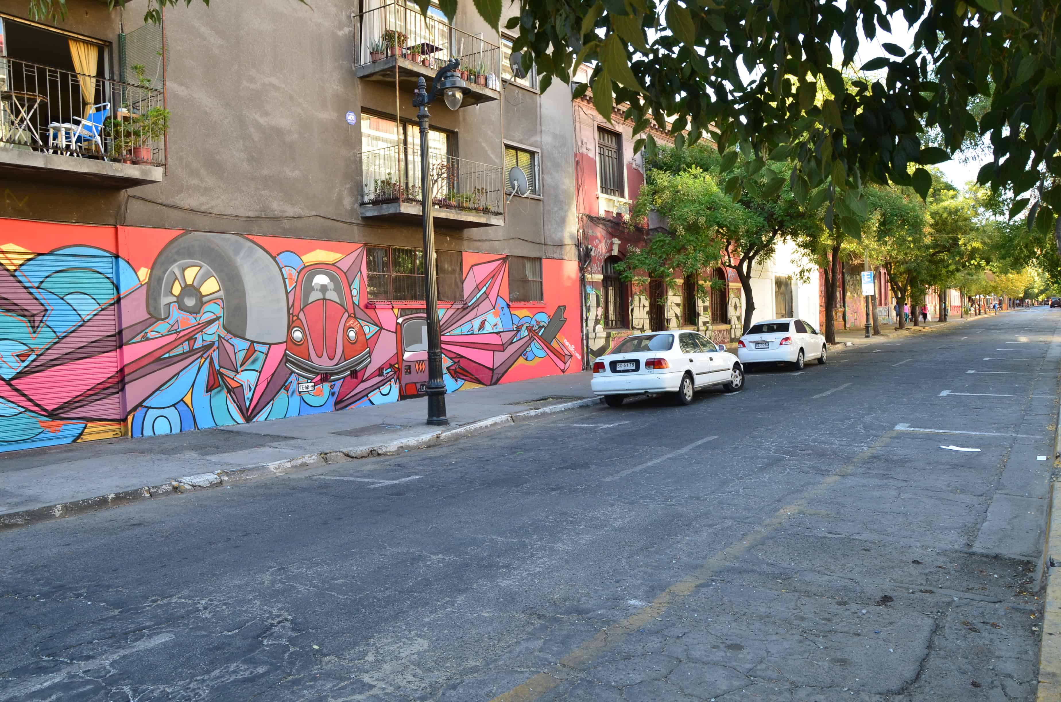 Mural on Ernesto Pinto Lagarrigue in Bellavista, Santiago de Chile