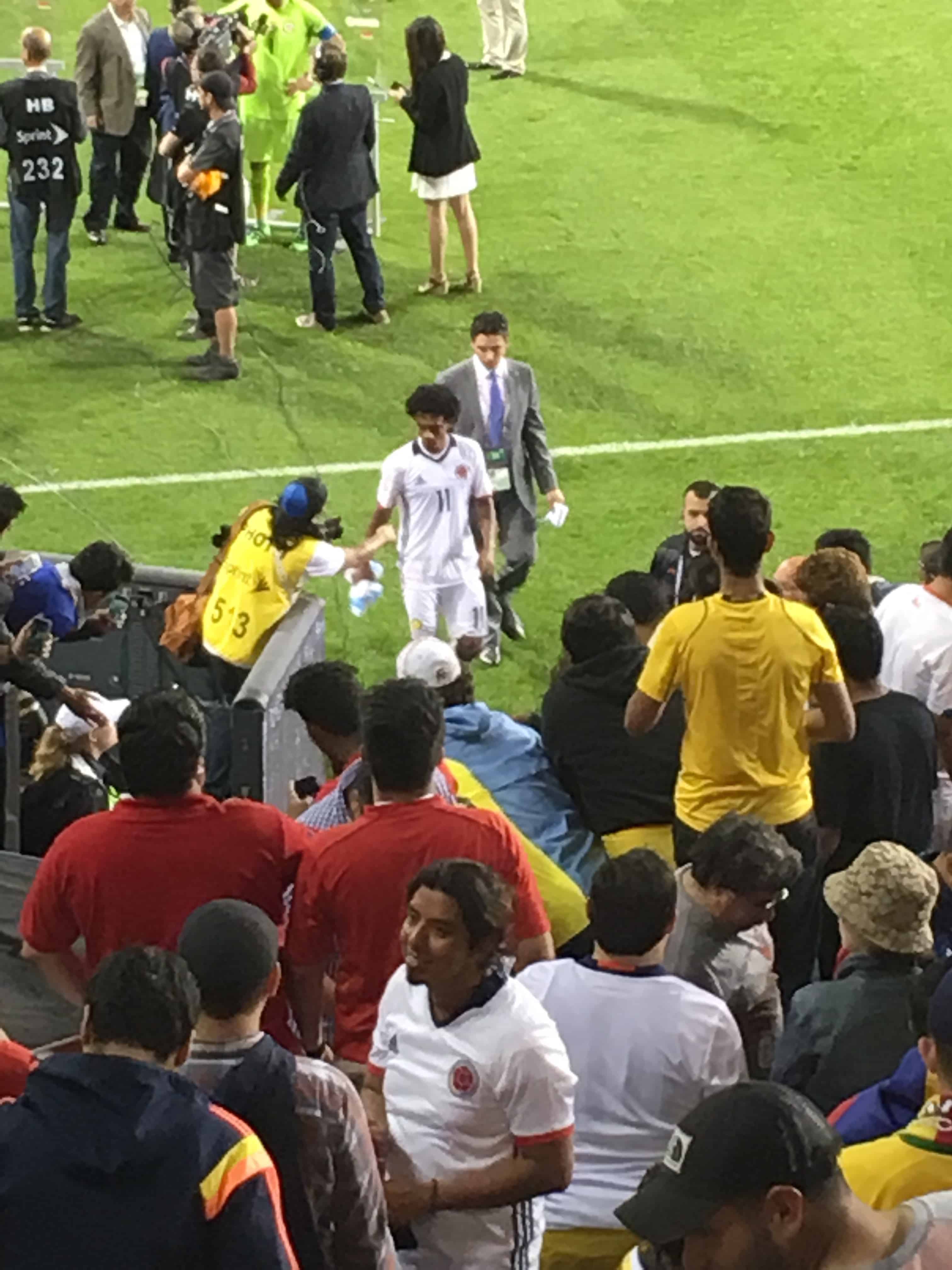 Juan Cuadrado leaving the field after the game Colombia vs Chile