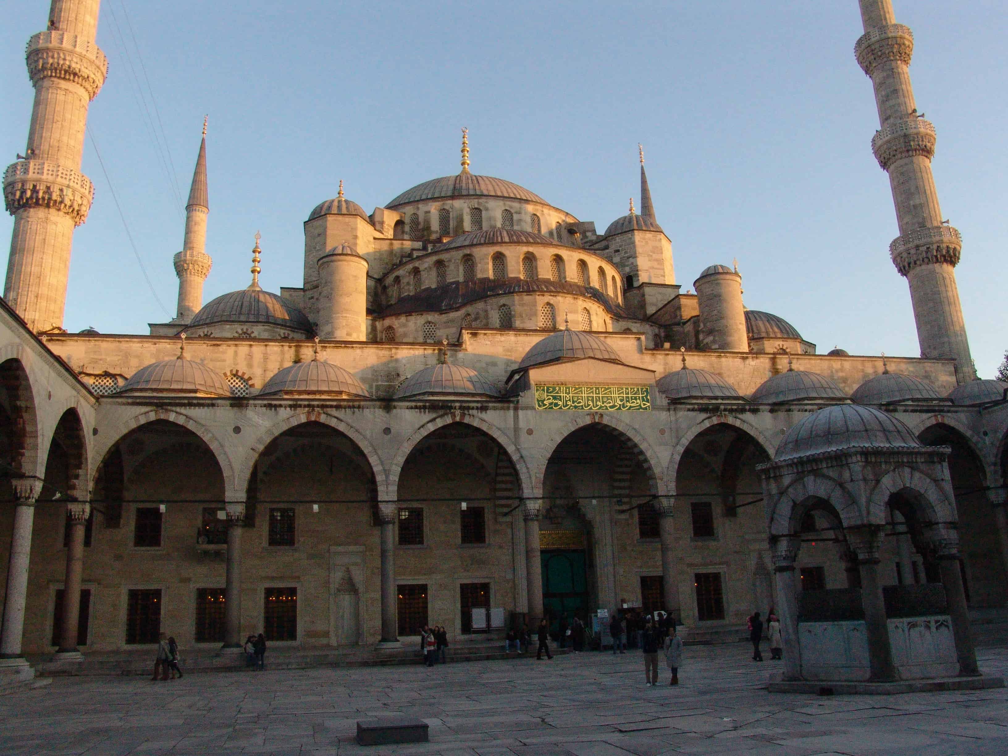 Courtyard of the Sultan Ahmet Camii (Blue Mosque) in Fatih, Istanbul, Turkey