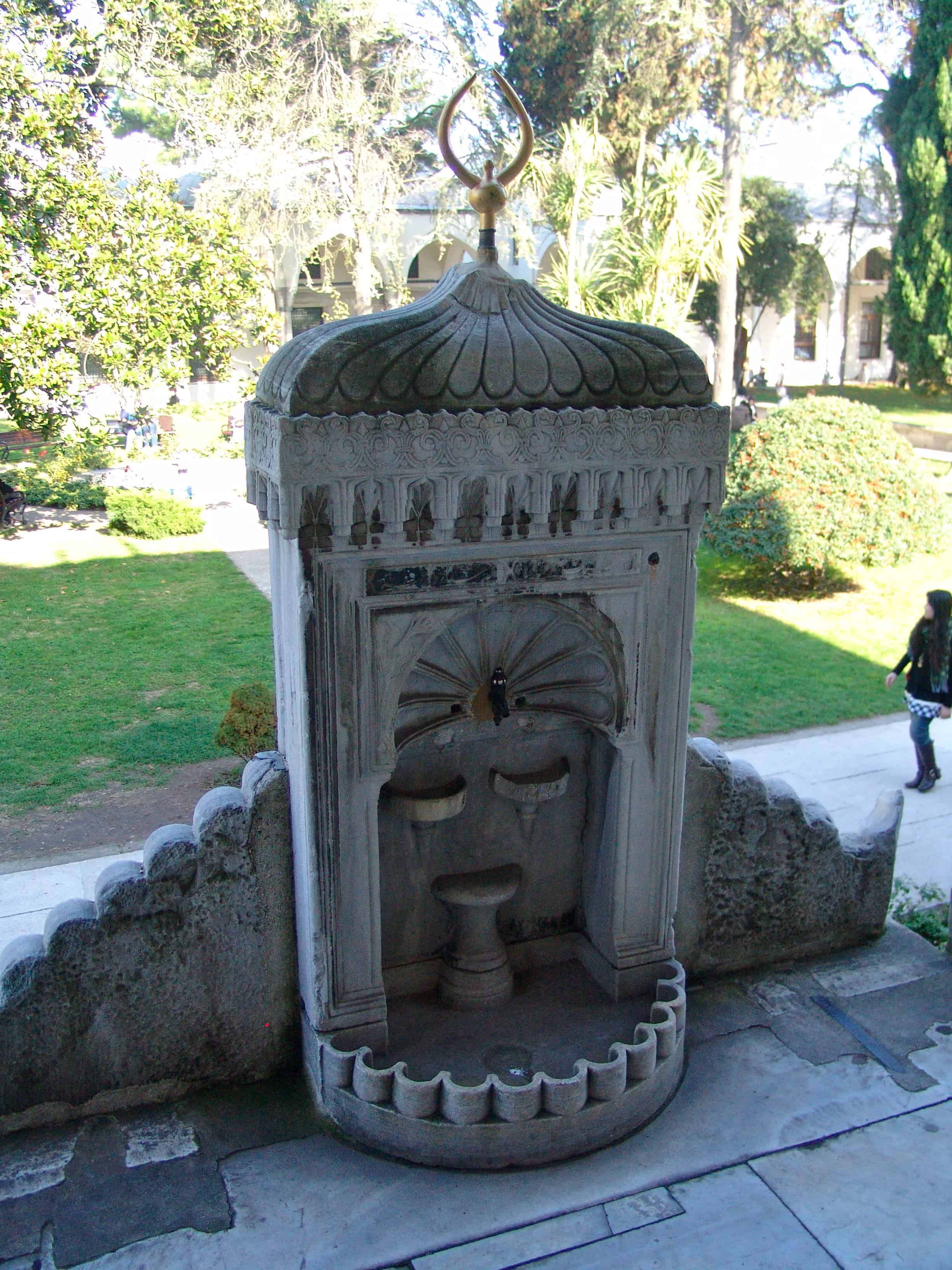 Fountain outside the Enderûn Library