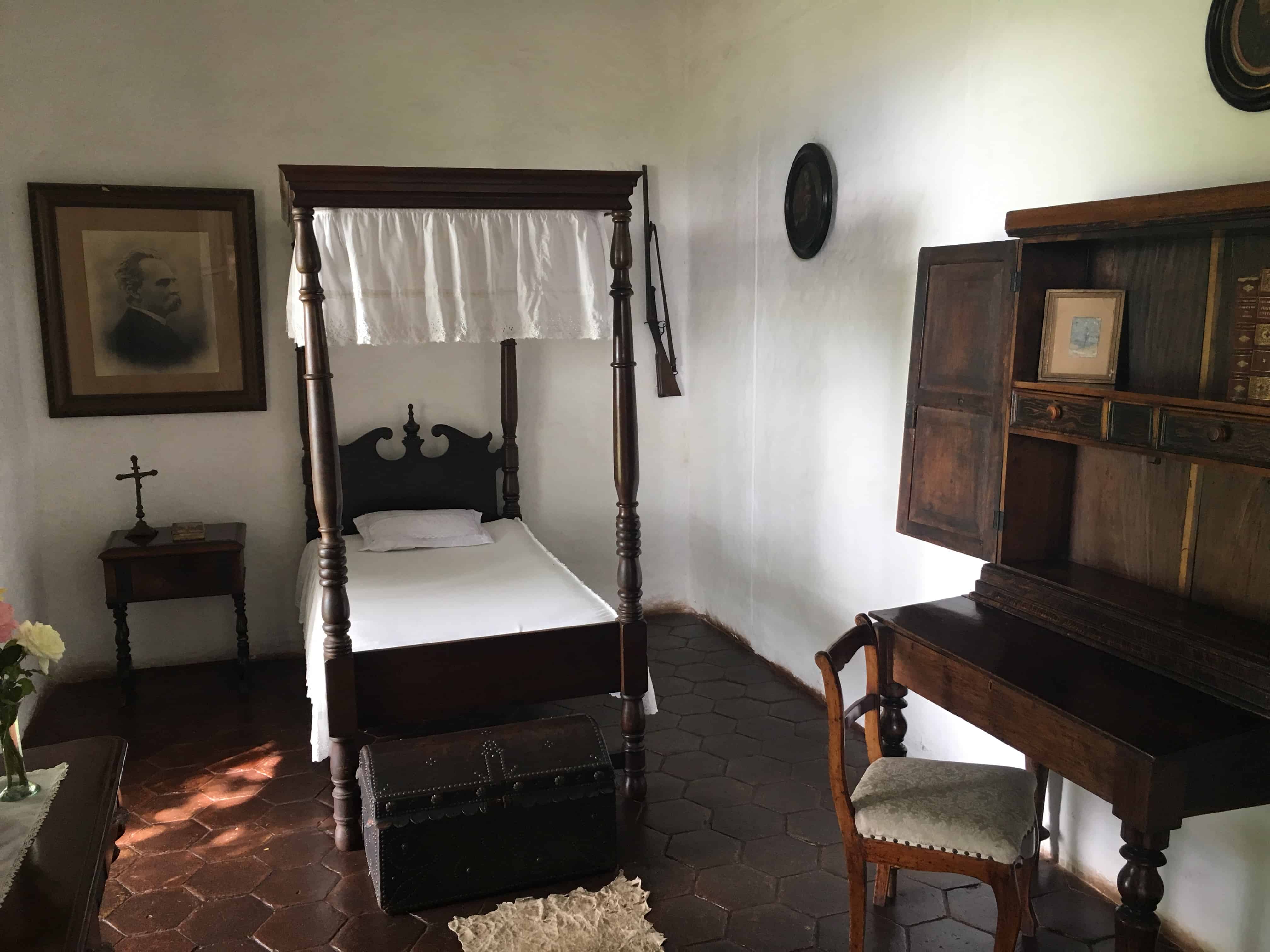 Efraín's room at Hacienda El Paraíso in Valle del Cauca, Colombia