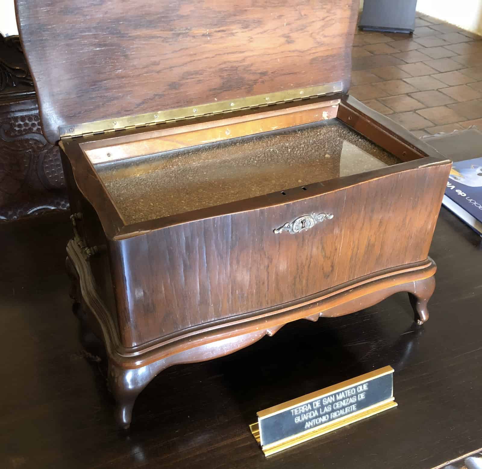 Box containing dirt from San Mateo at the Antonio Ricaurte House Museum