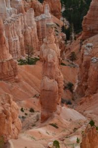 Rim Trail: Sunset Point to Sunrise Point at Bryce Canyon National Park in Utah