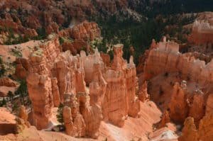 Rim Trail: Sunset Point to Sunrise Point at Bryce Canyon National Park in Utah