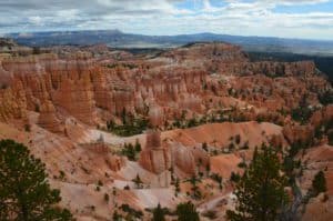 Rim Trail: Sunset Point to Sunrise Point at Bryce Canyon National Park in Utah