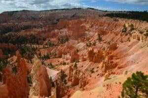 Rim Trail: Sunset Point to Sunrise Point at Bryce Canyon National Park in Utah