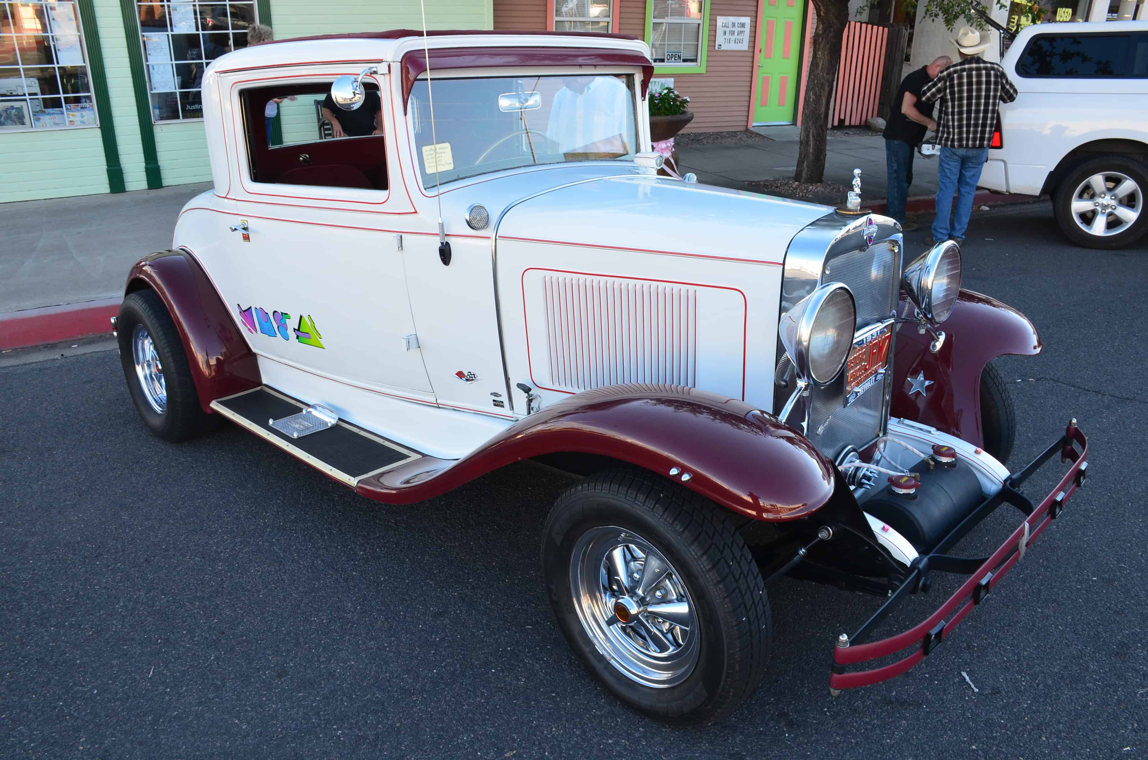 Classic roadster at Chillin' on Beale Street in Kingman, Arizona