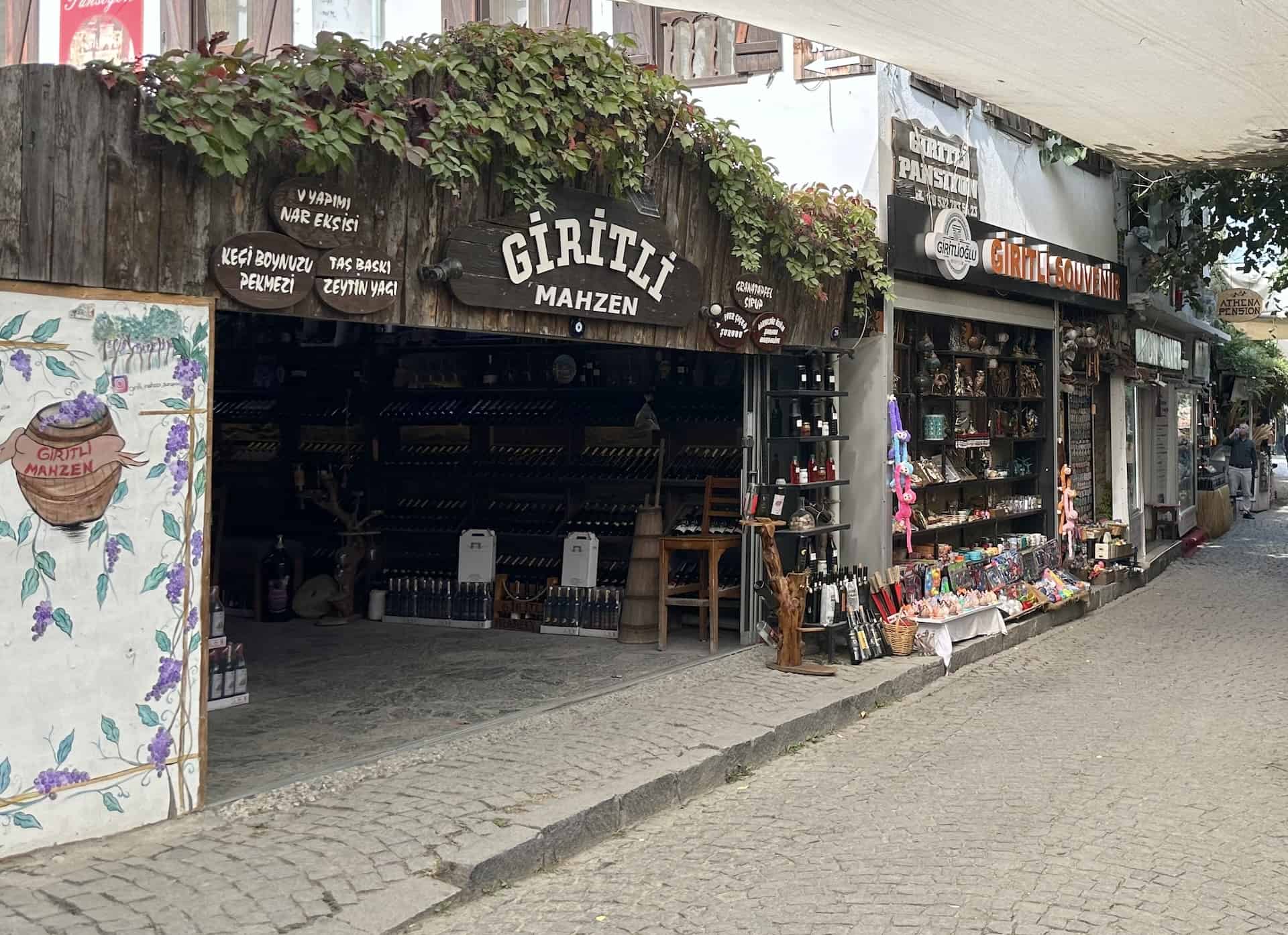 Stores named for Crete (Girit) and Athena