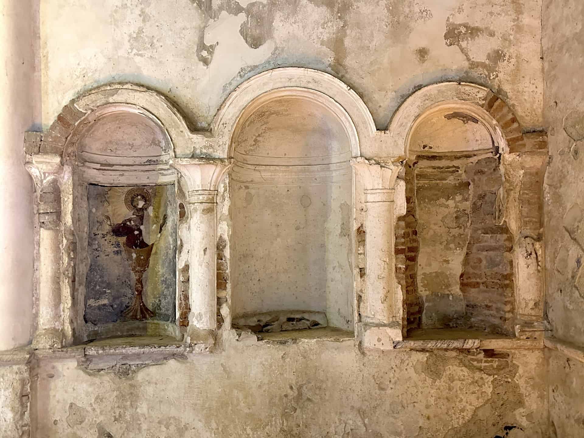Southeast niches at the Church of St. John the Baptist