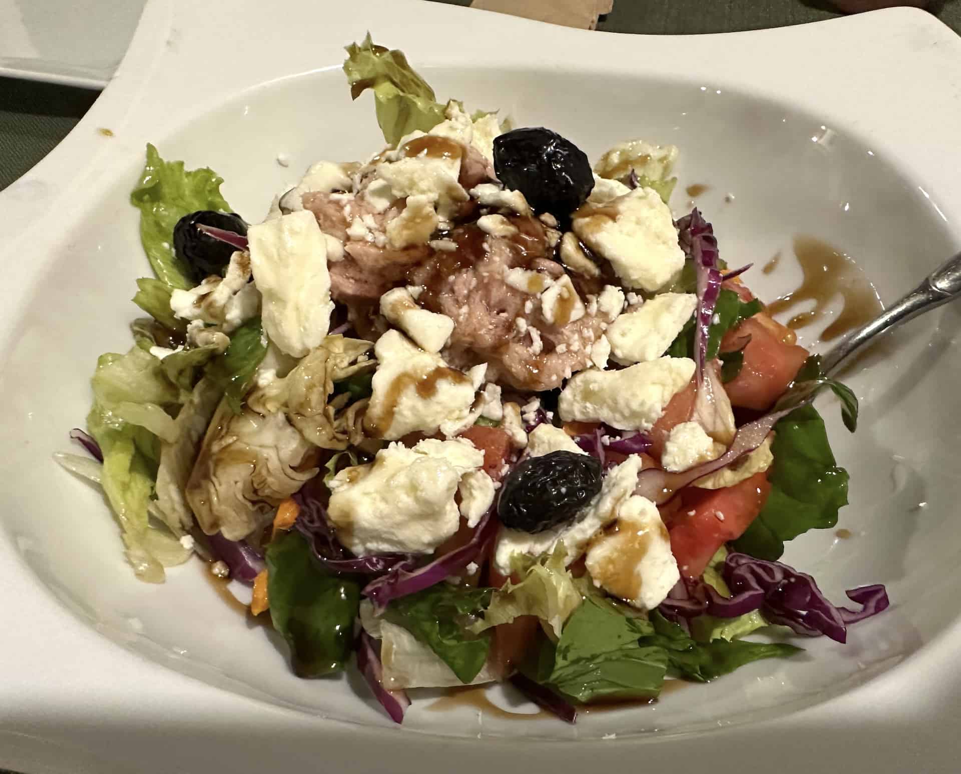 Salad with tuna at Old House Restaurant