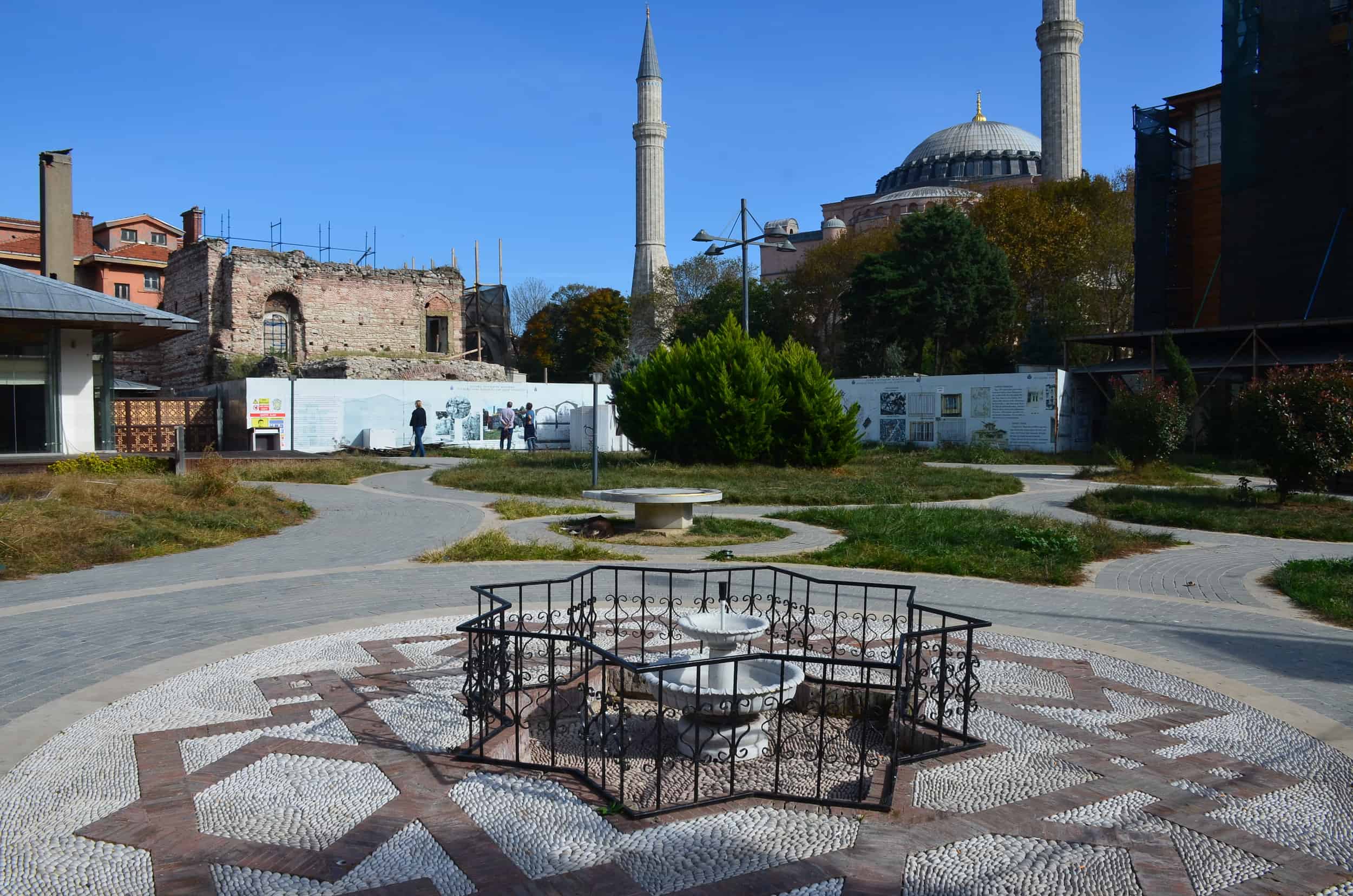 Park on Yerebatan Street in Sultanahmet, Istanbul, Turkey