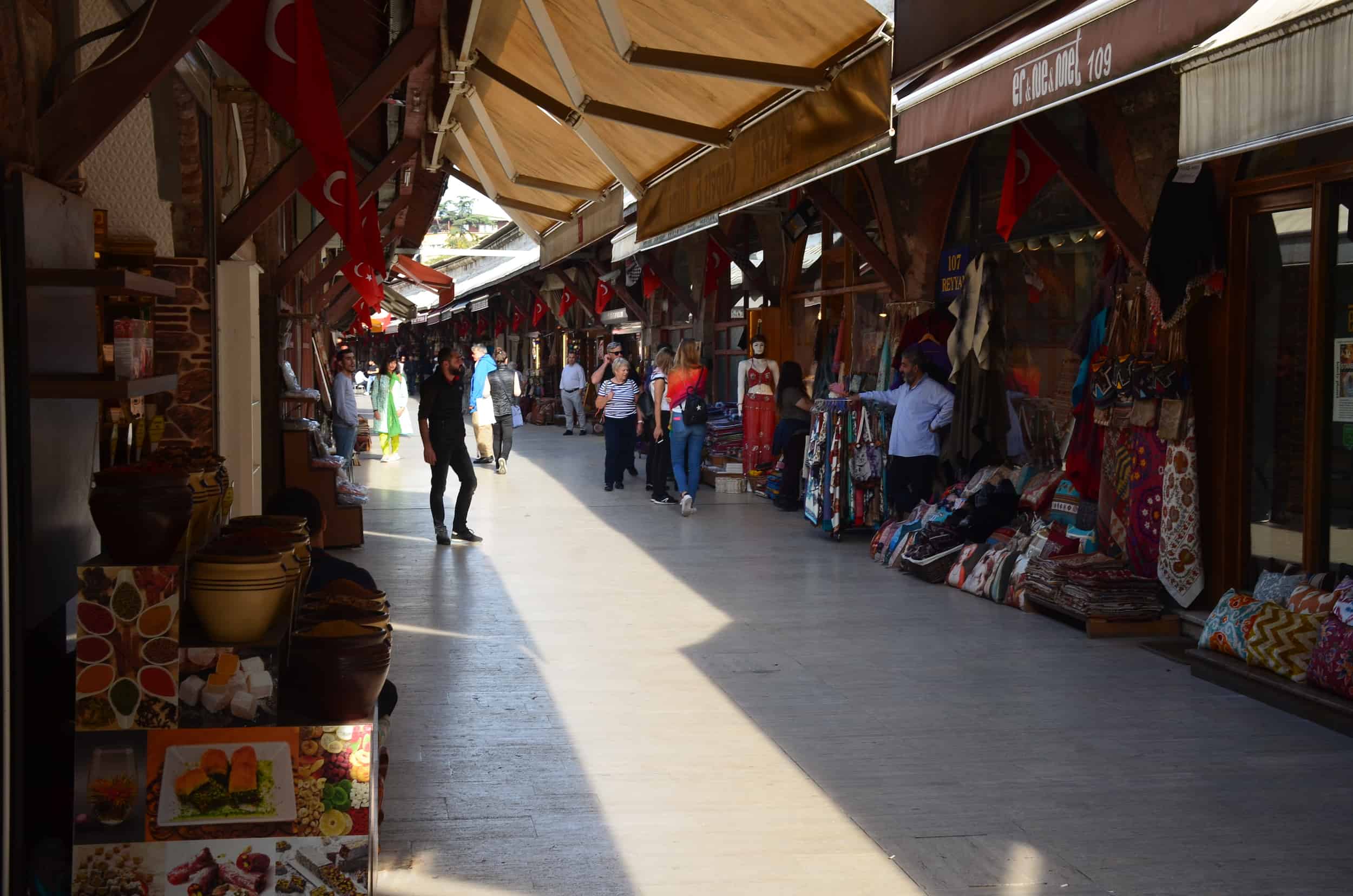 Arasta Bazaar in Sultanahmet, Istanbul, Turkey