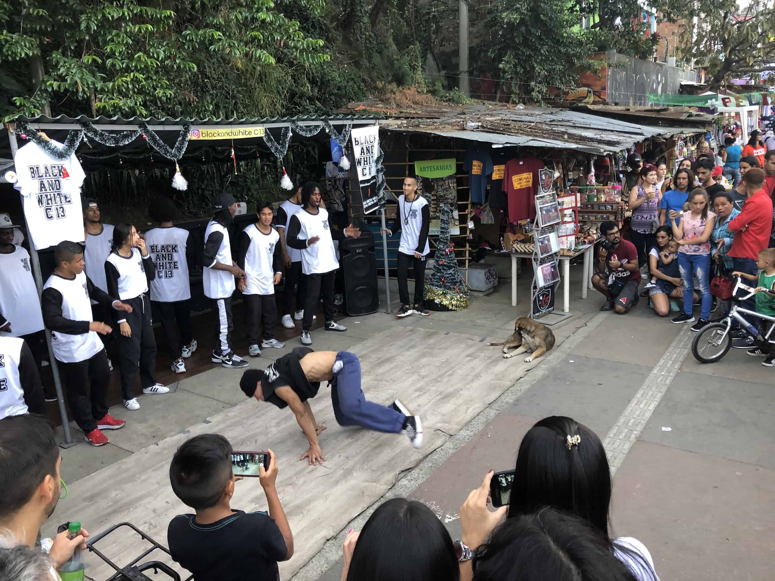 Dancers in Comuna 13