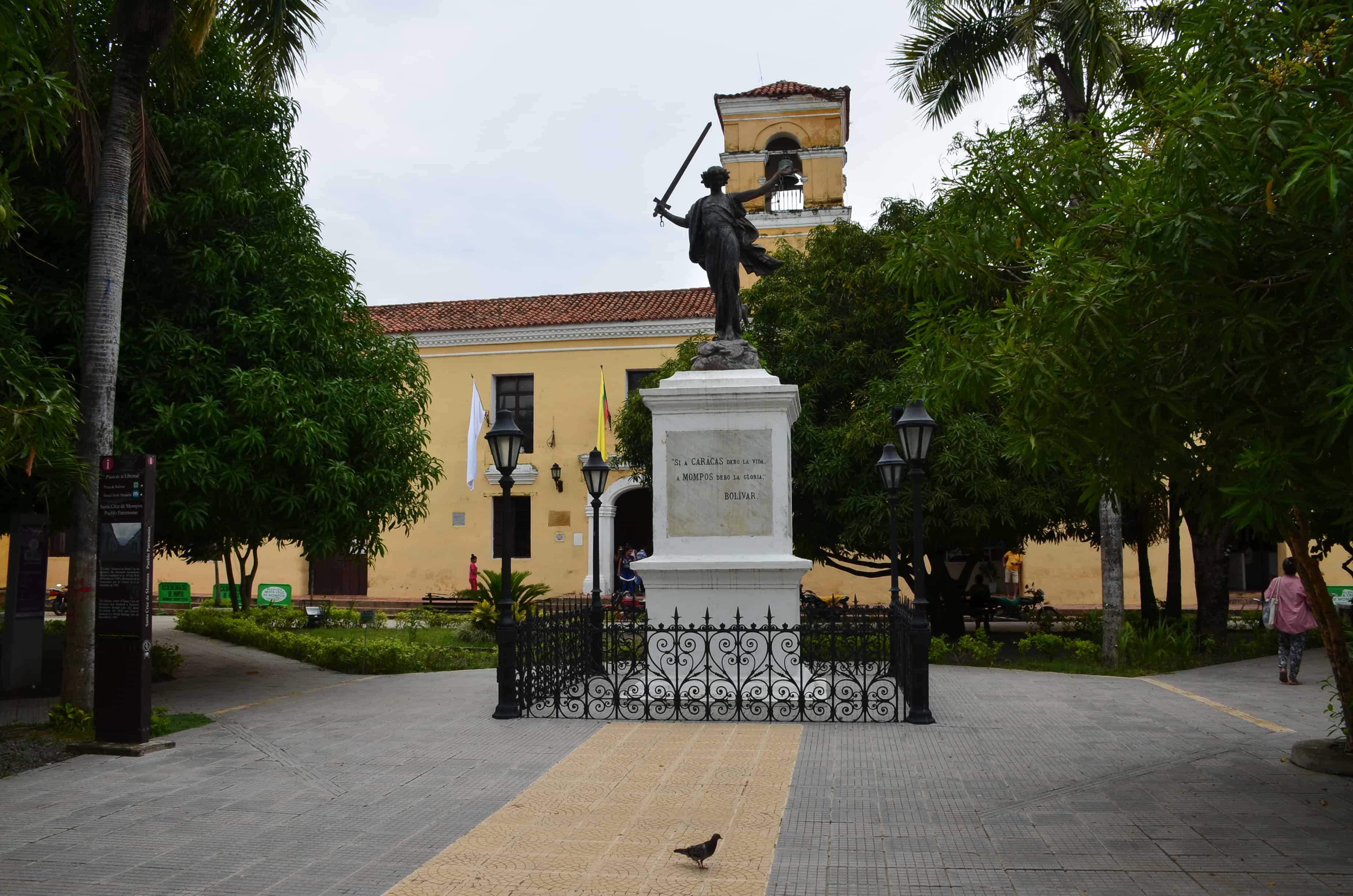 Monument to Colombian independence in Mompox