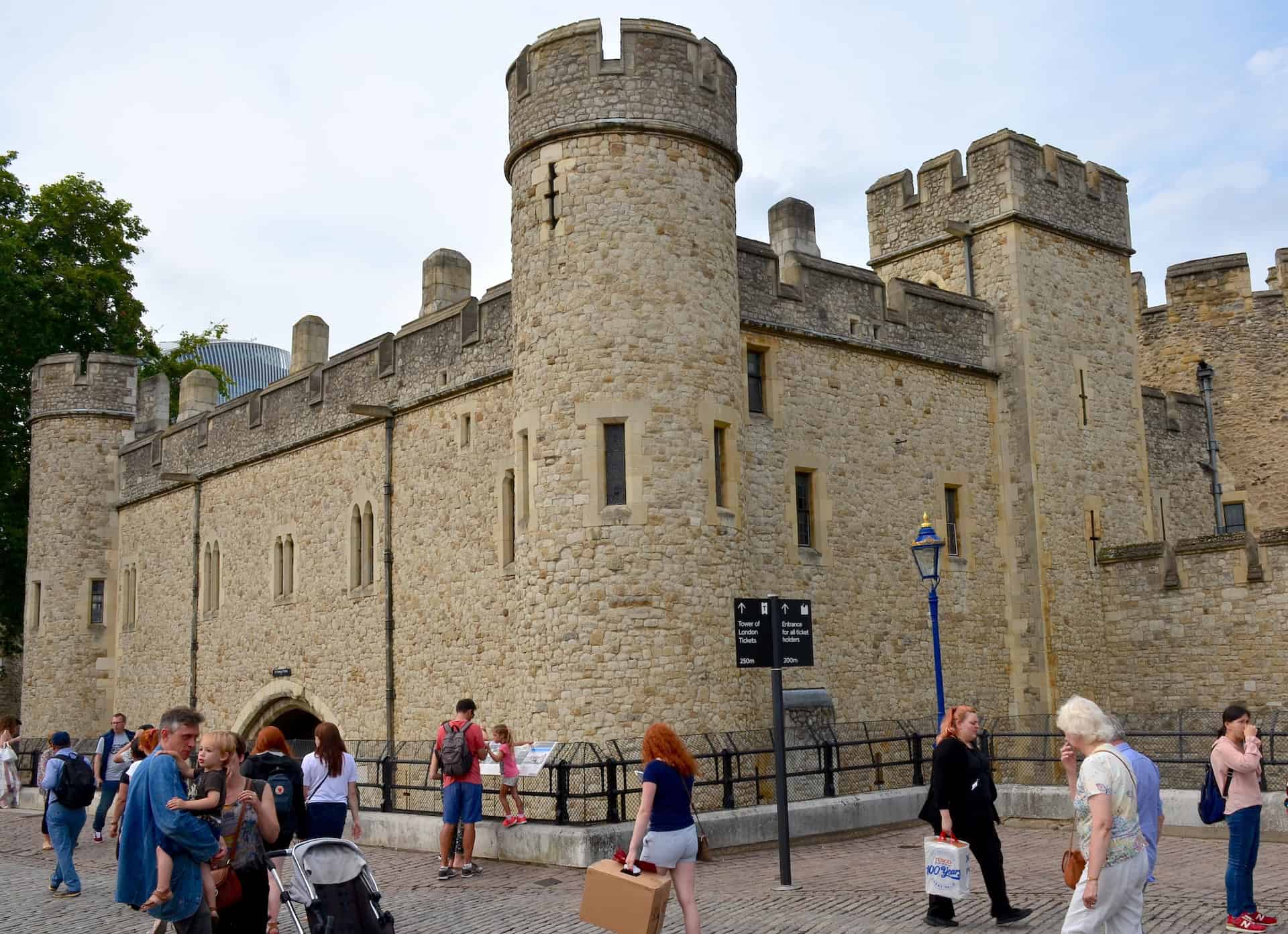 St. Thomas's Tower from the wharf, Medieval Palace at the Tower of London in London, England