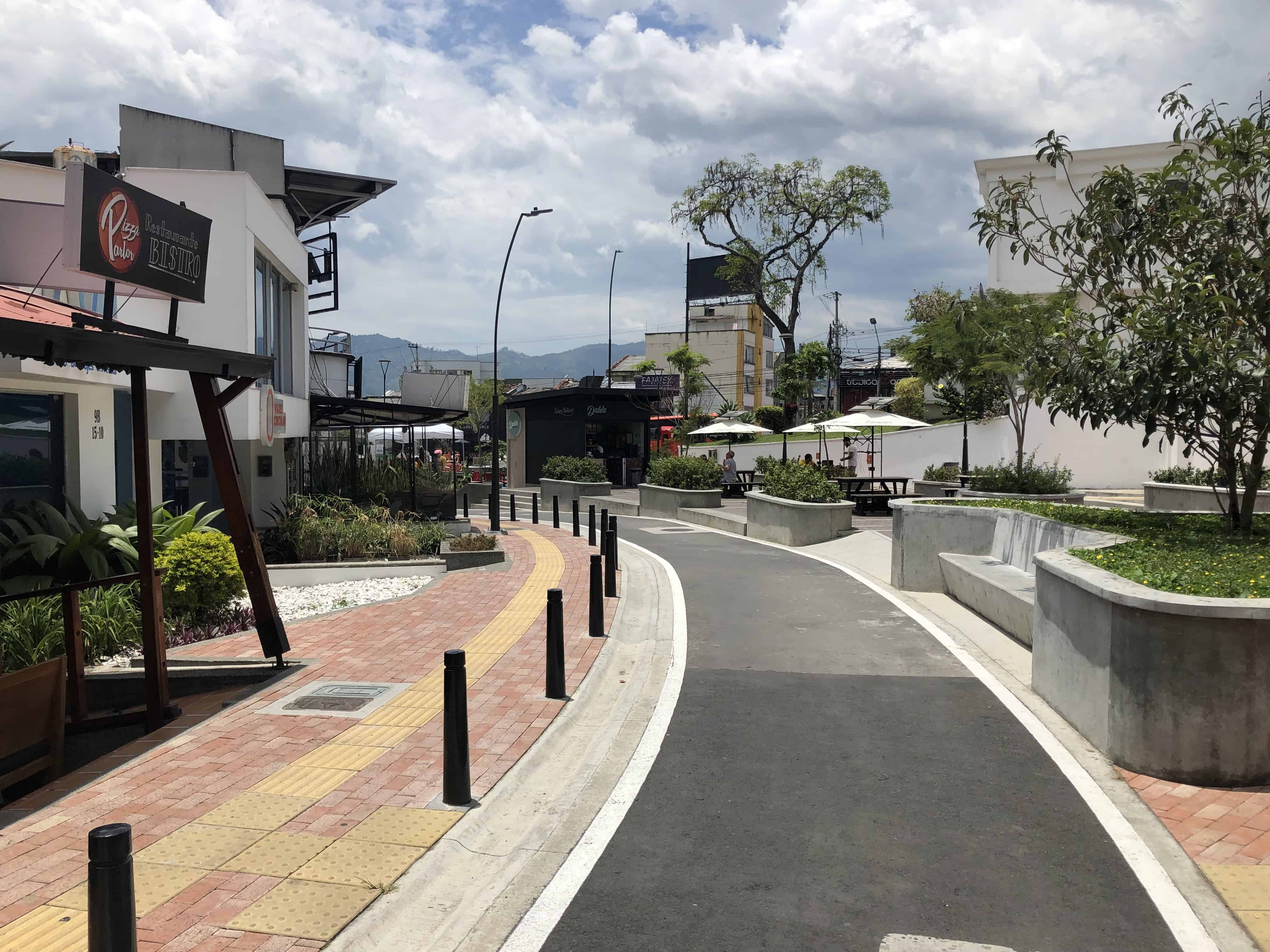 Bike and pedestrian lane in Parque La Julia
