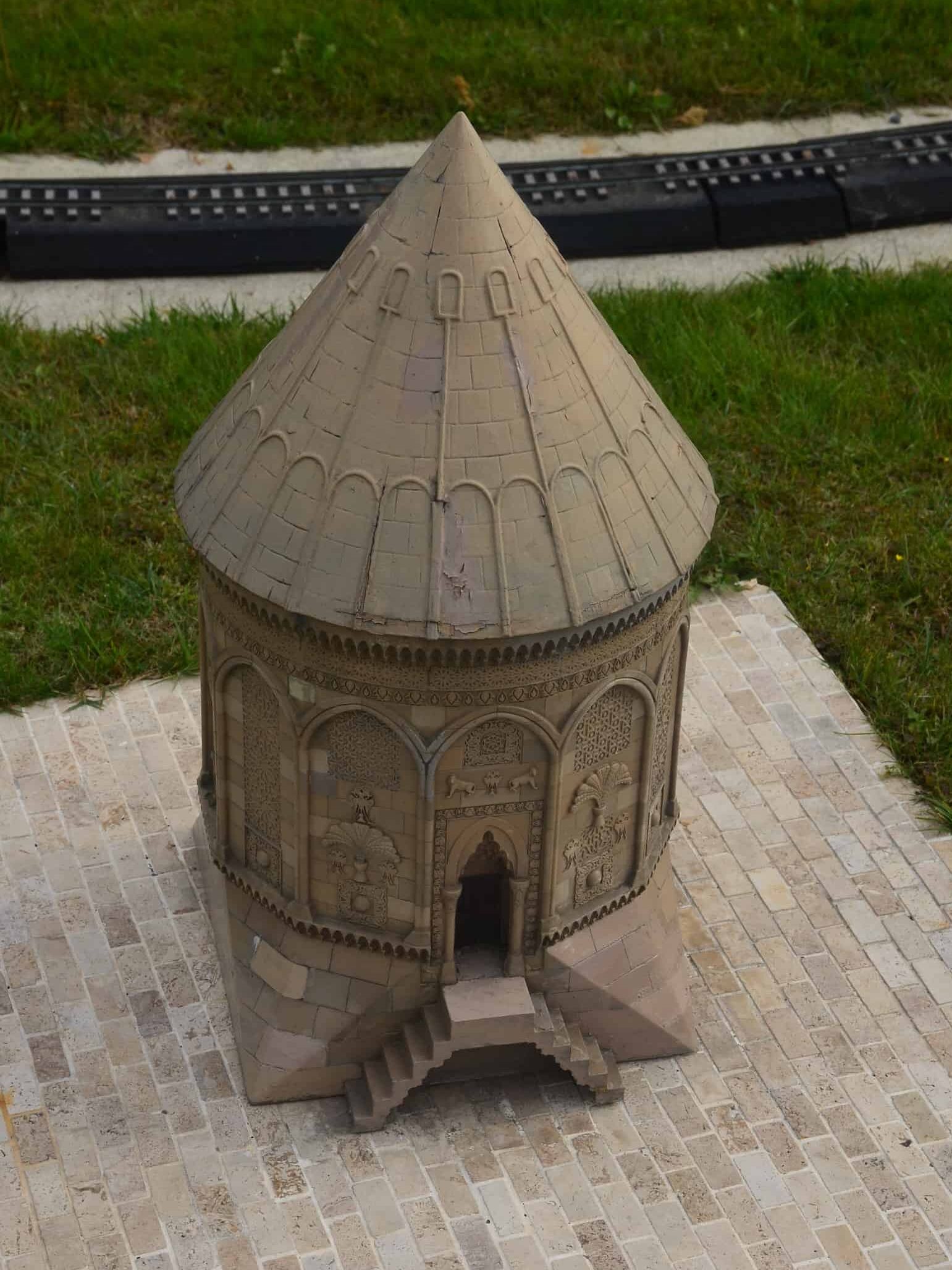 Model of the Döner Kümbet, Kayseri, 13th century