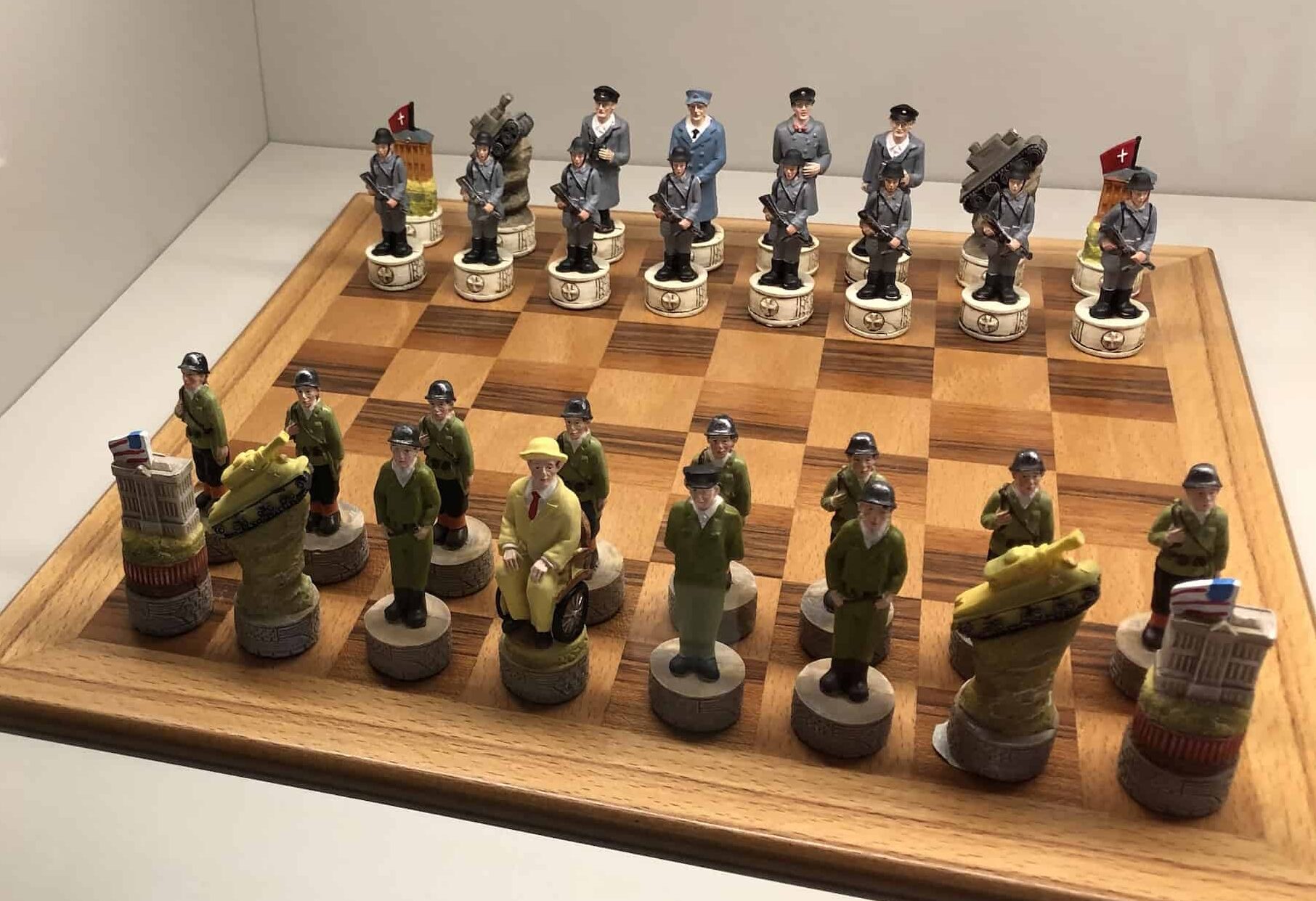 Franklin D. Roosevelt chess set (USA)
