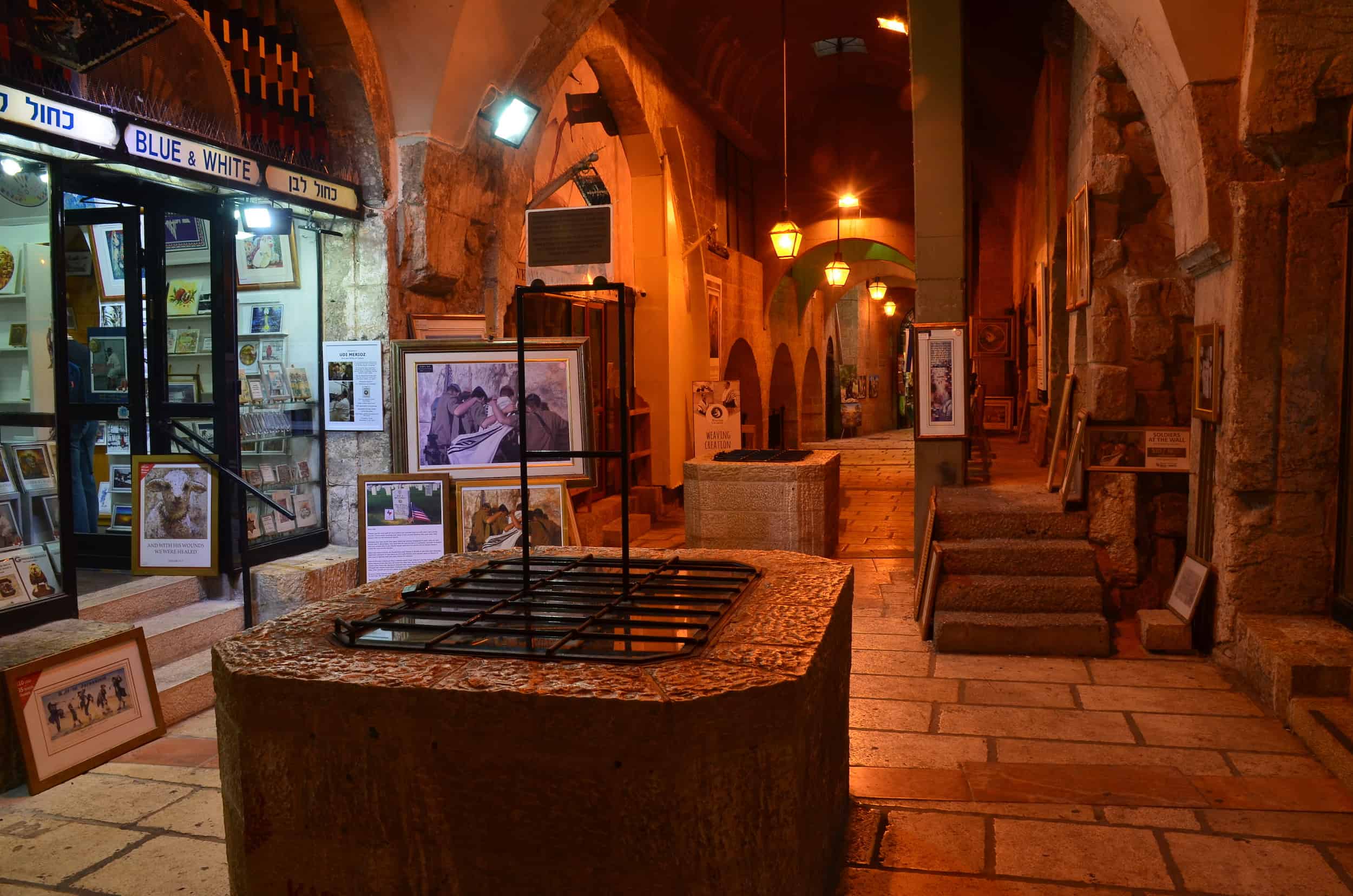 Crusader market along the Cardo