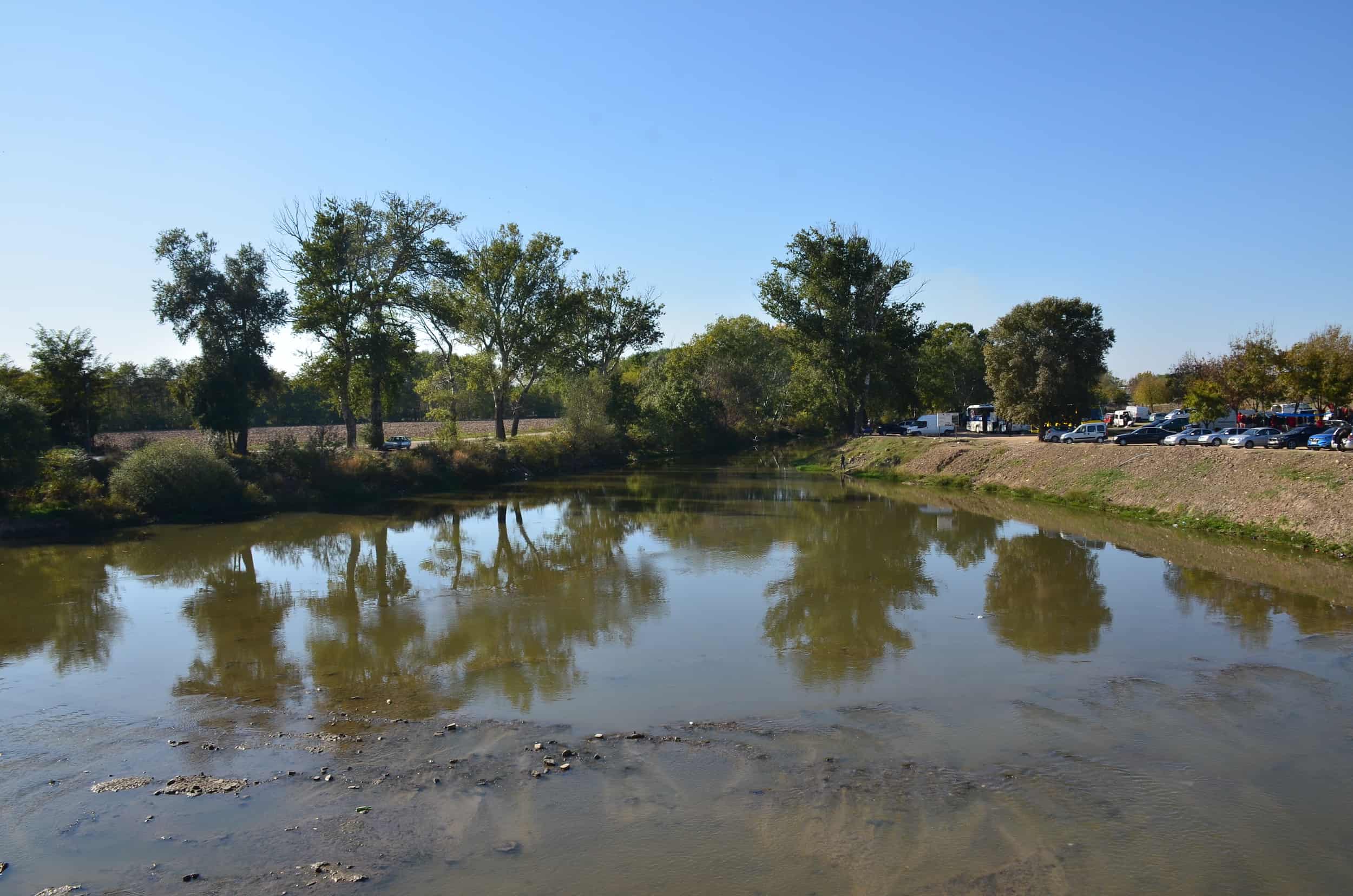 Looking at the Tundzha River from the Tundzha Bridge outside the city center of Edirne, Turkey