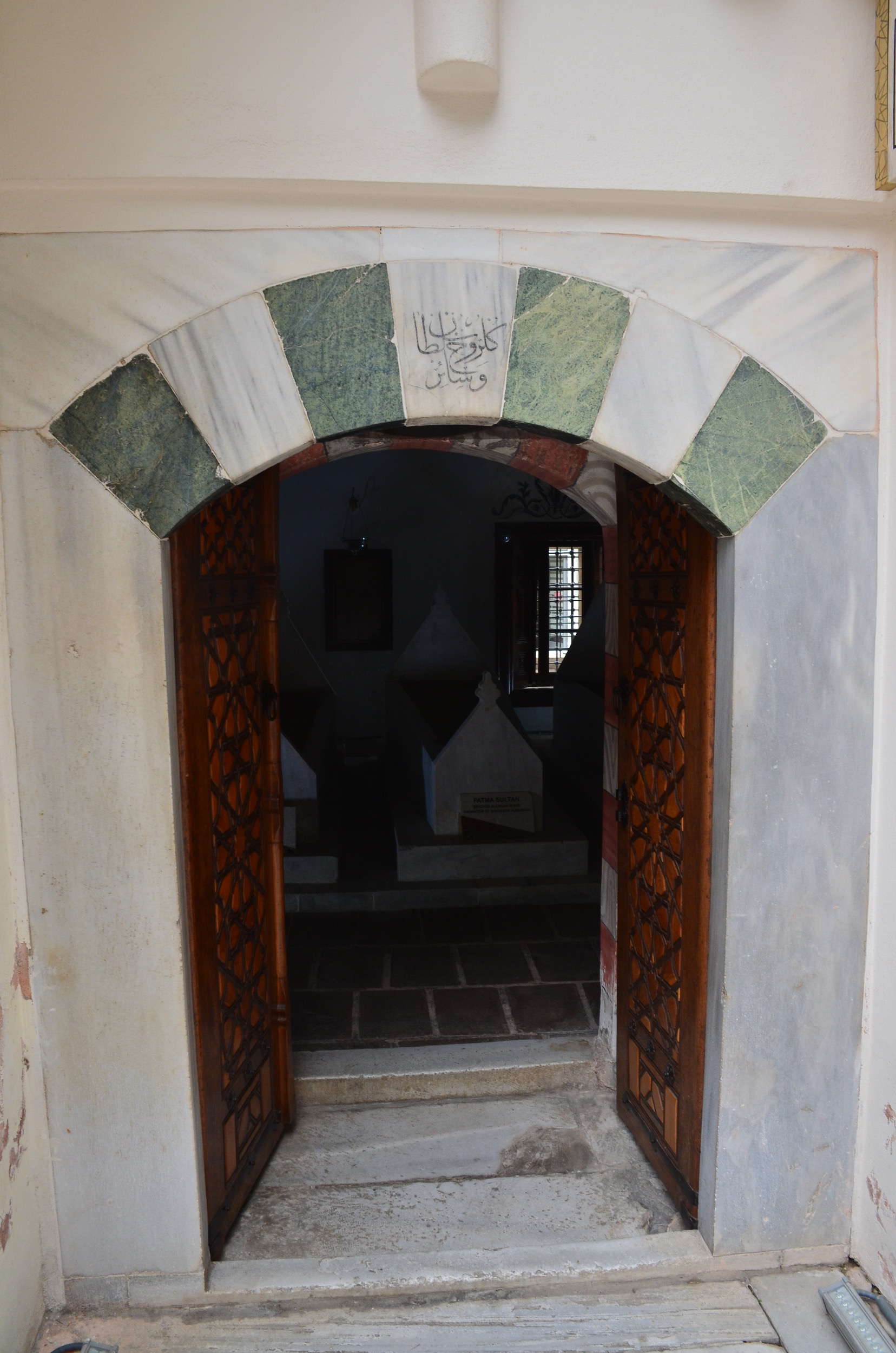 Entrance to the tomb of Gülruh Hatun