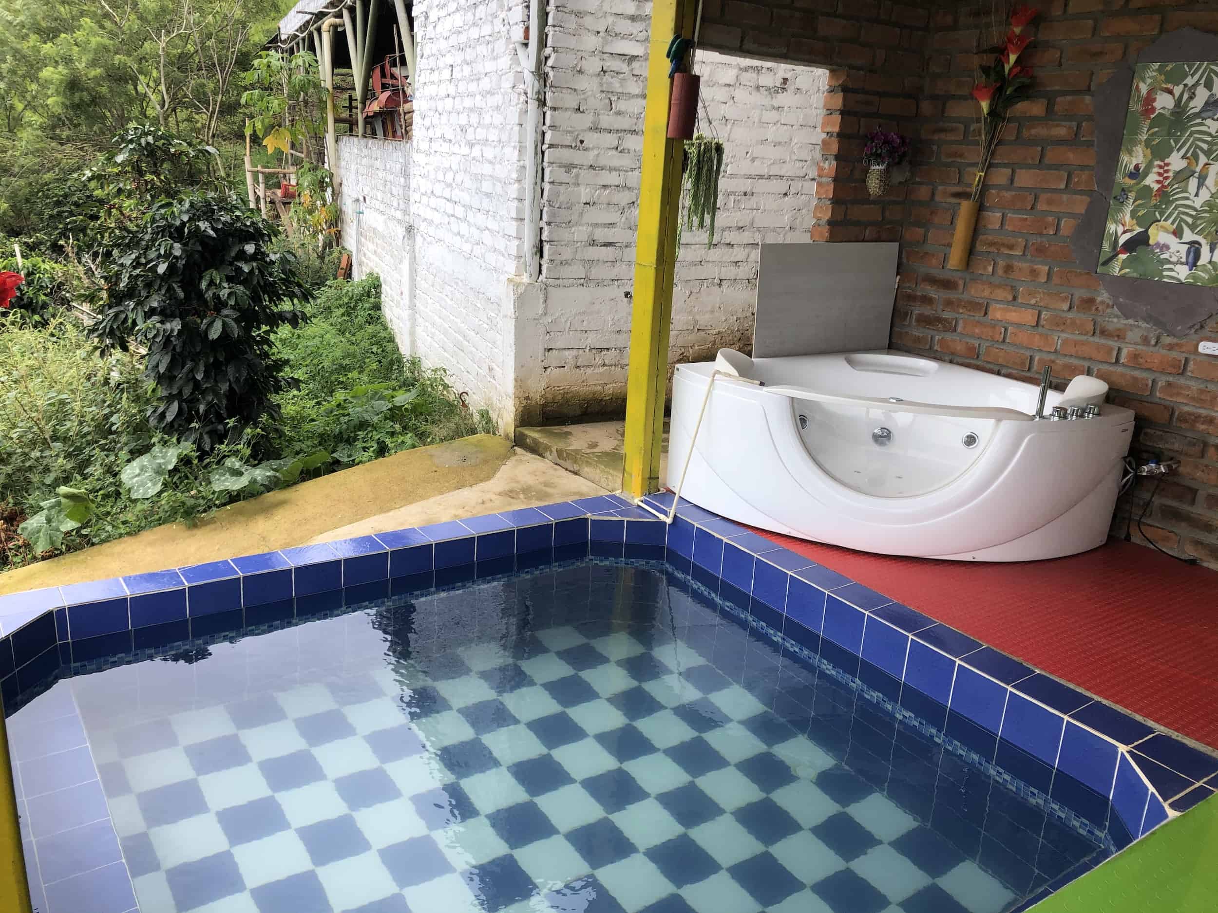 Pool and jacuzzi at Ecohotel Spa Caucayá in Belén de Umbría, Risaralda, Colombia
