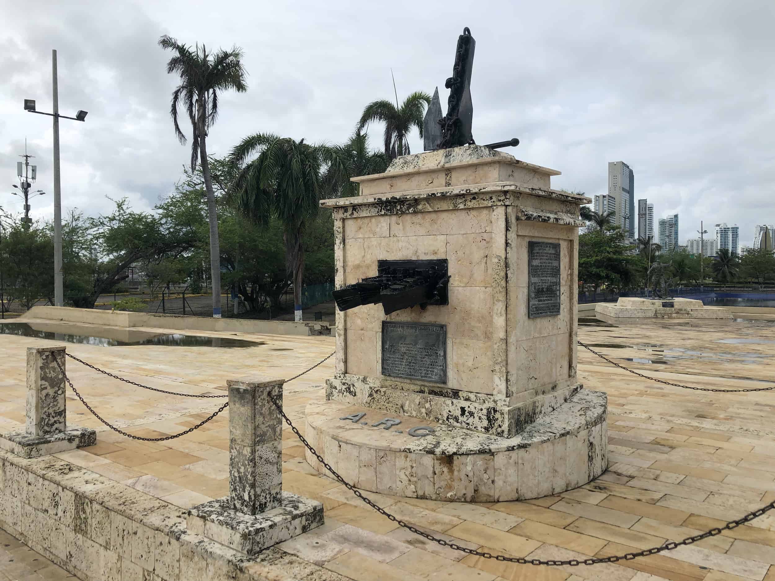 Monument at Parque de la Marina