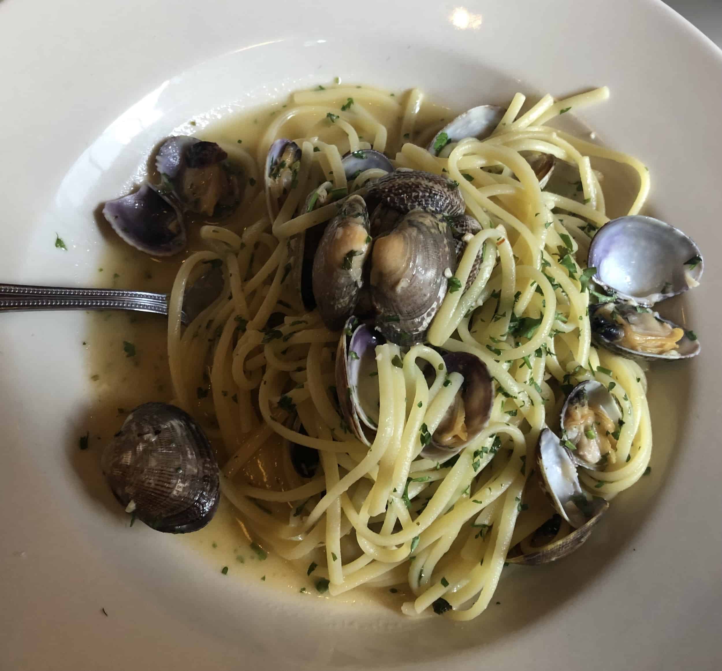 Linguine con vongole at Francesca's on Chestnut in the Chicago Gold Coast